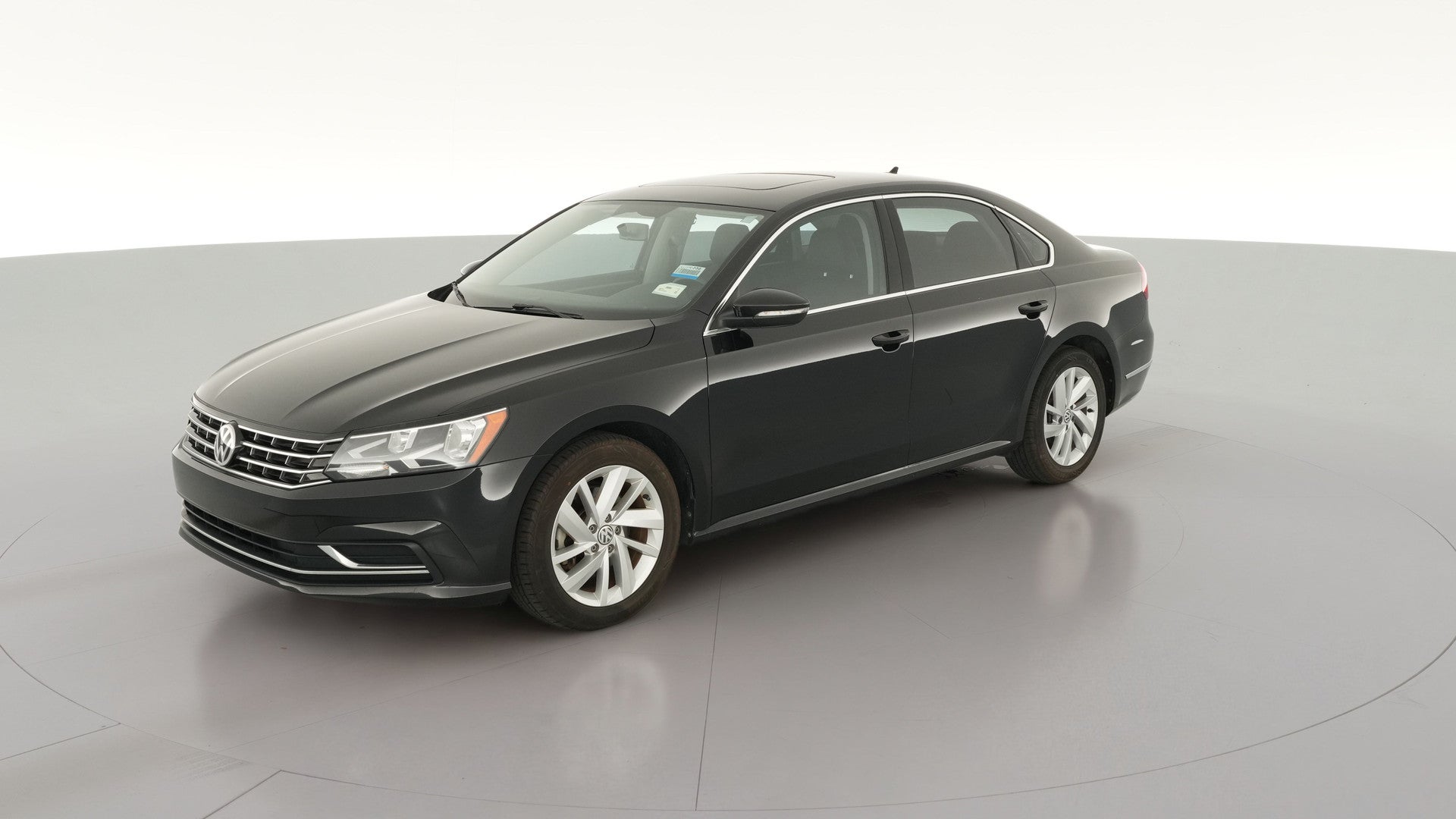 2018 Volkswagen Passat vehicle photo