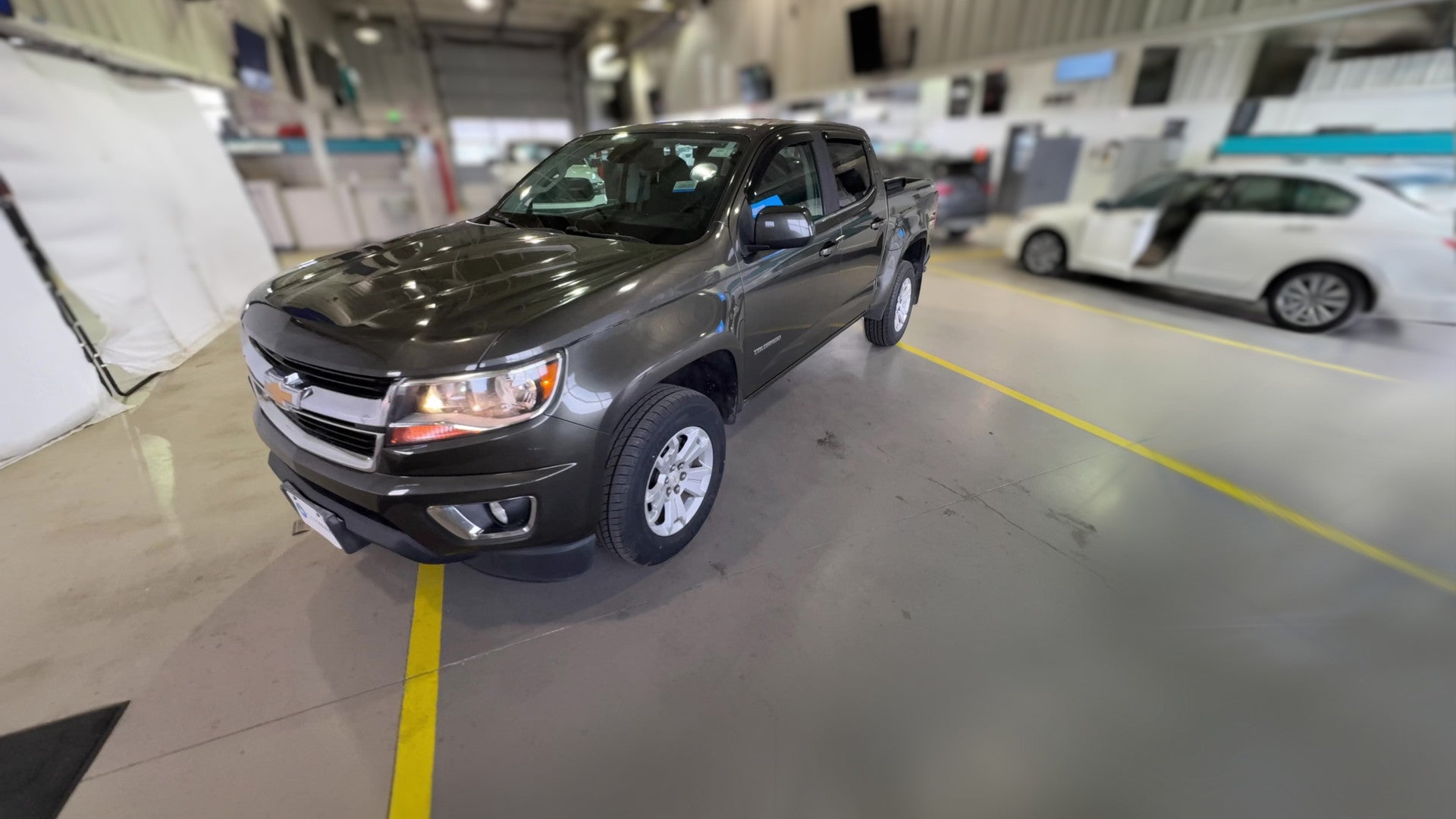 2018 Chevrolet Colorado Crew Cab vehicle photo