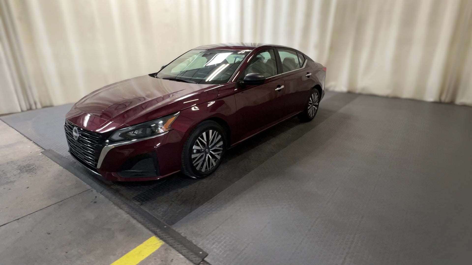 2025 Nissan Altima vehicle photo