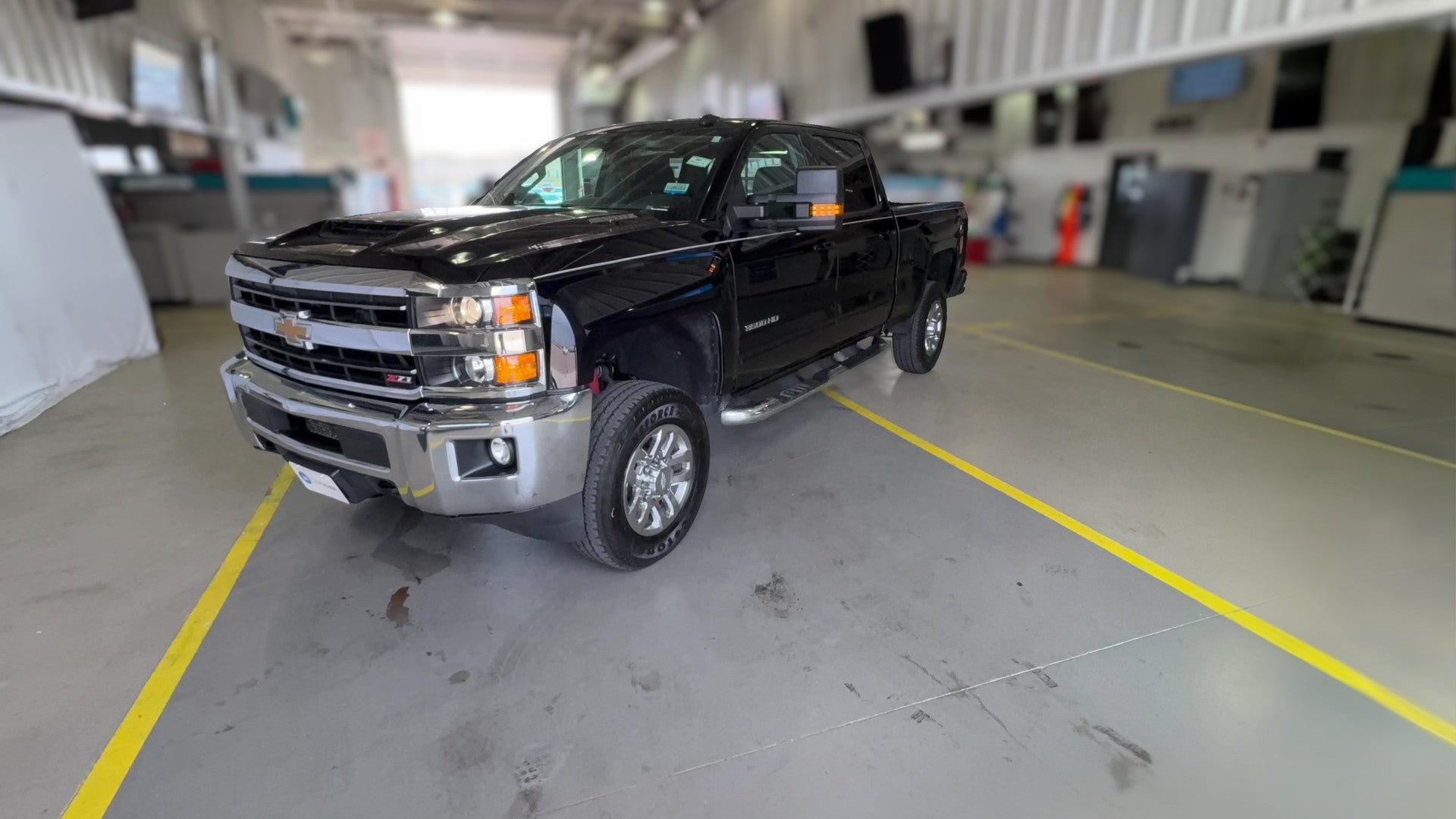 2019 Chevrolet Silverado 3500 HD Crew Cab vehicle photo
