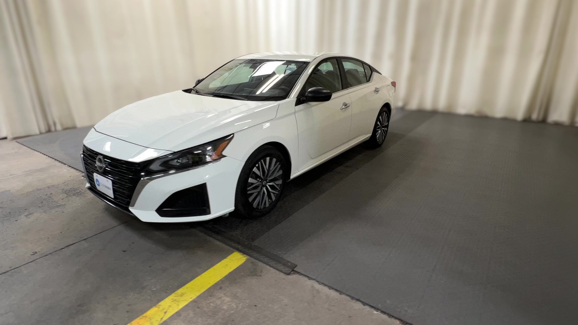 2025 Nissan Altima vehicle photo