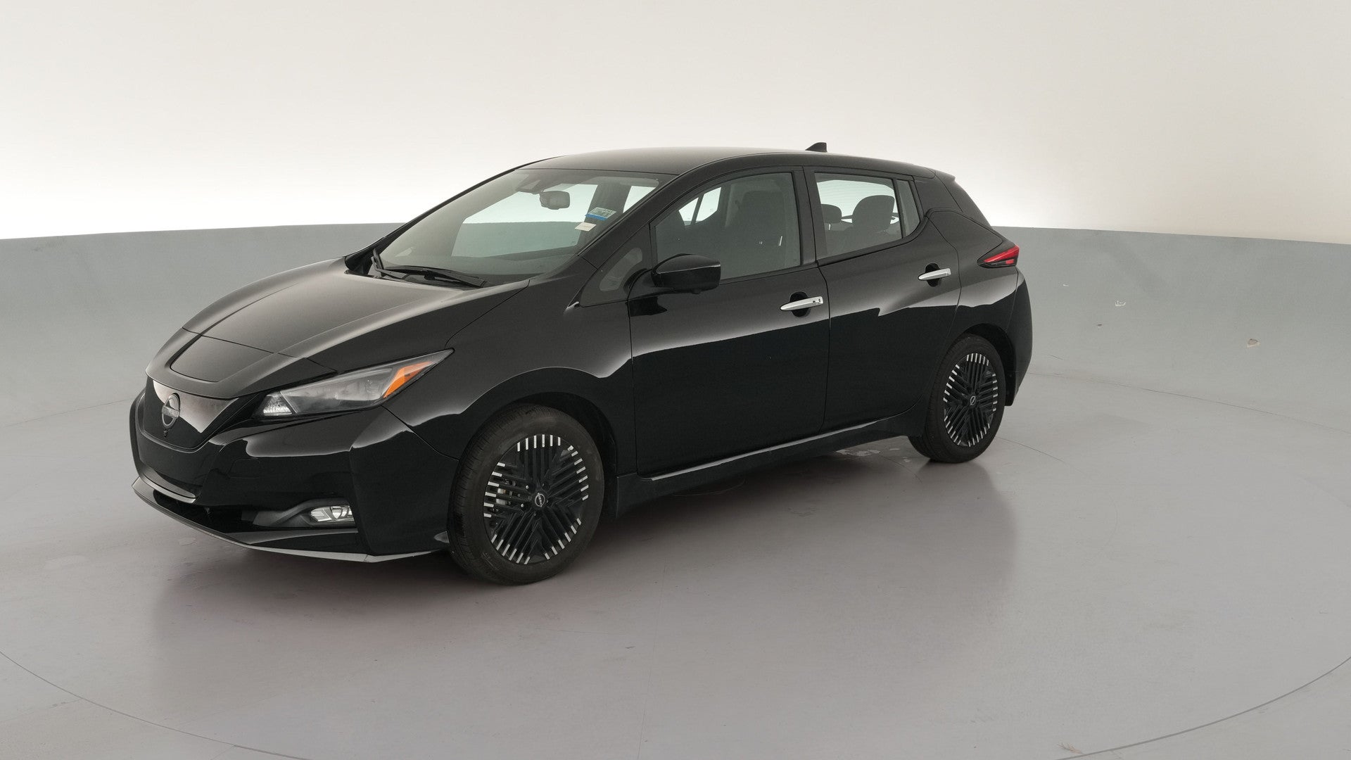 2025 Nissan LEAF vehicle photo