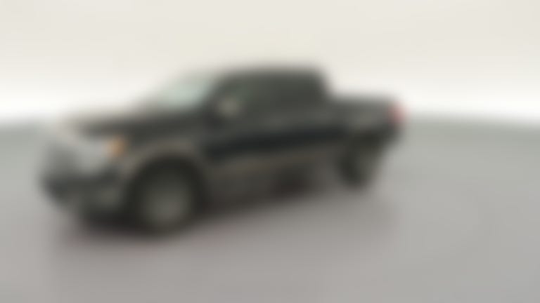 2019 Nissan Titan Crew Cab vehicle photo