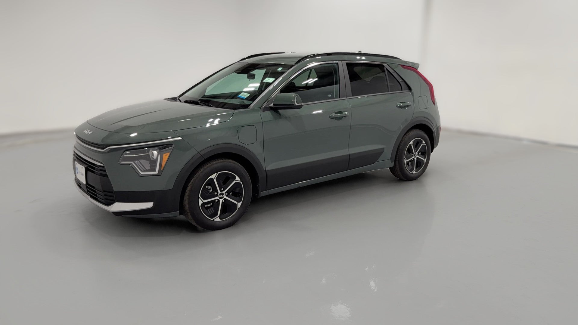 2025 Kia Niro Plug-in Hybrid vehicle photo