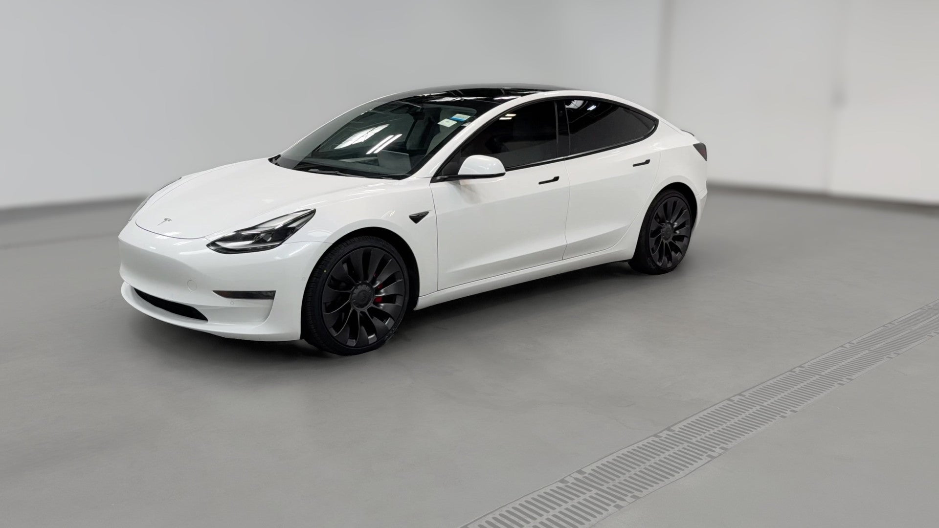 2021 Tesla Model 3 vehicle photo
