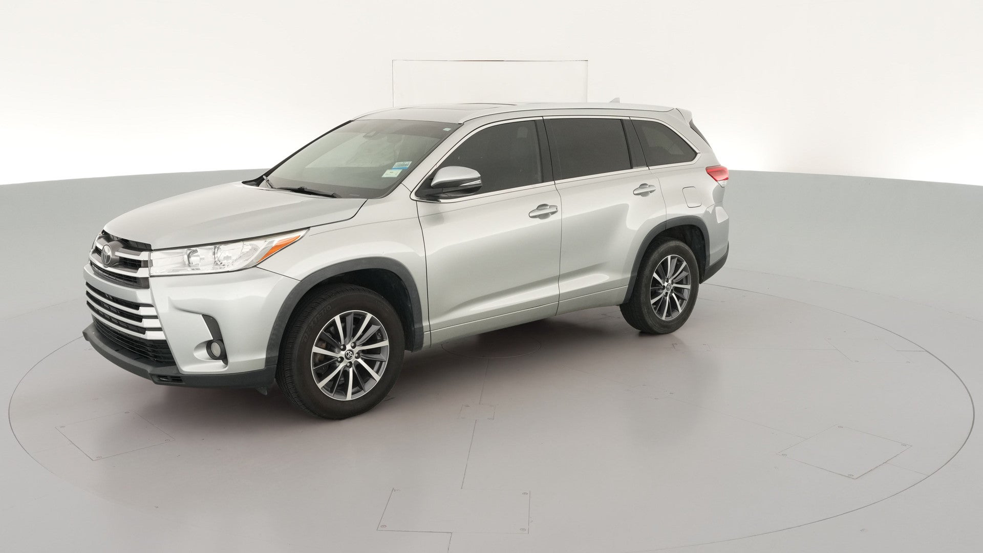 2017 Toyota Highlander vehicle photo