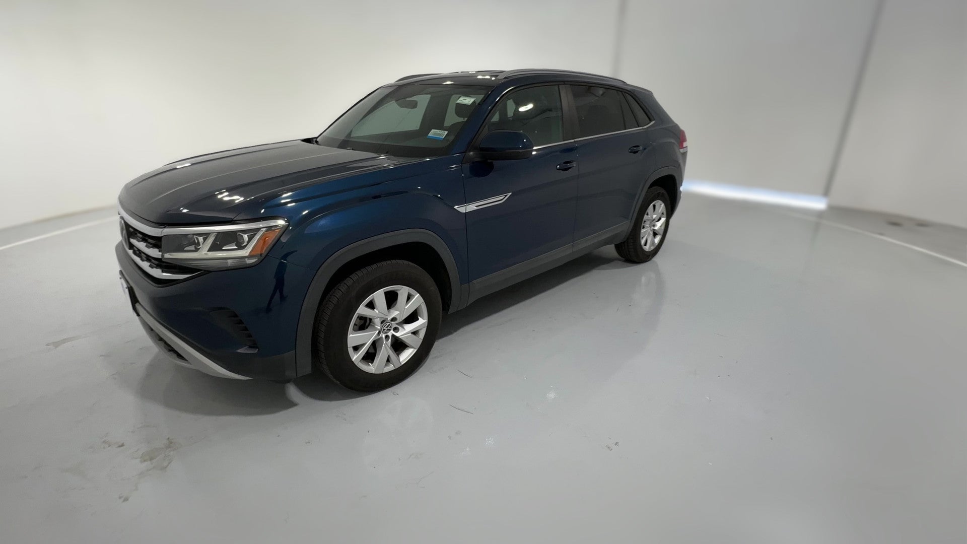2020 Volkswagen Atlas Cross Sport vehicle photo