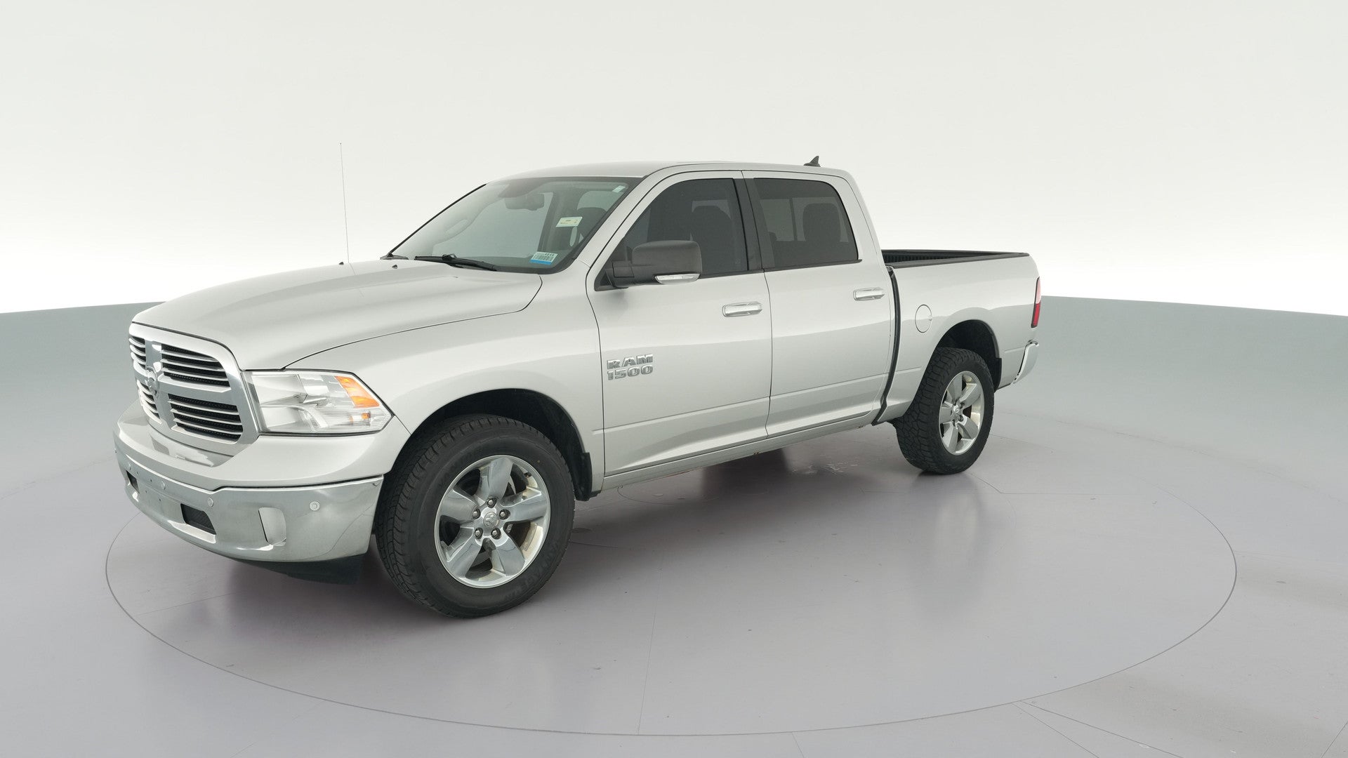 2016 Ram 1500 Crew Cab vehicle photo