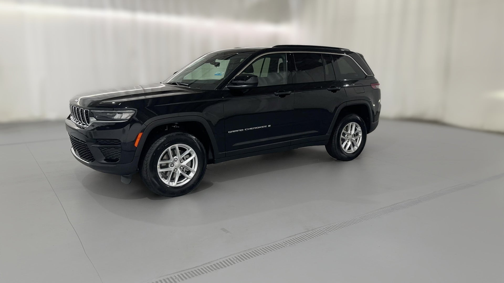 2026 Jeep Grand Cherokee vehicle photo