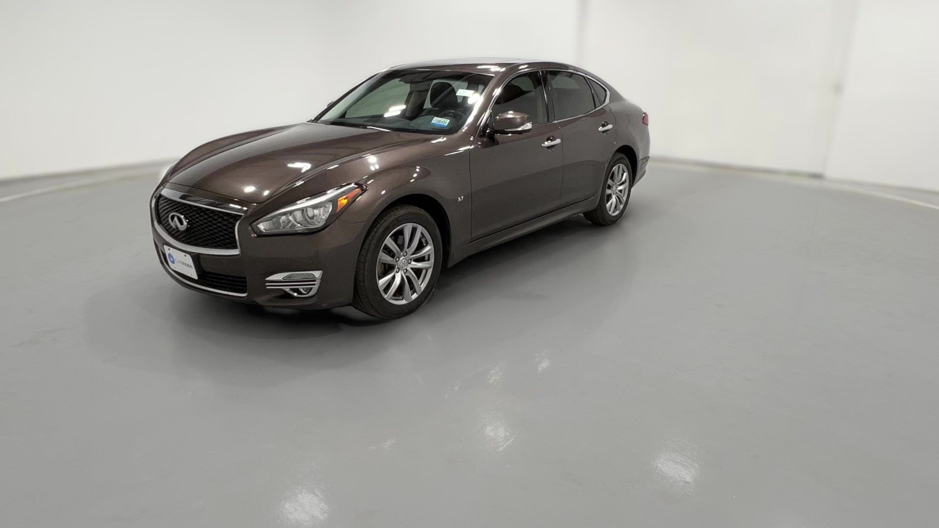 2016 INFINITI Q70 vehicle photo