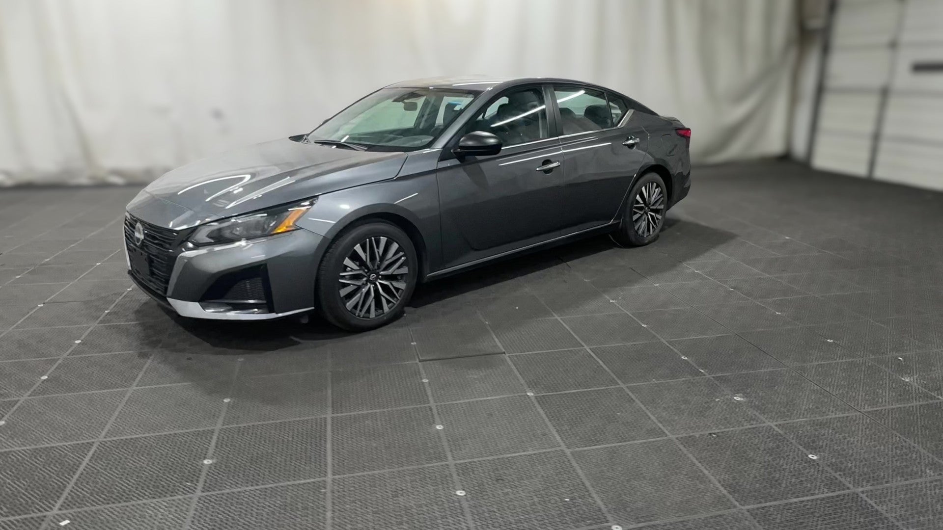 2025 Nissan Altima vehicle photo