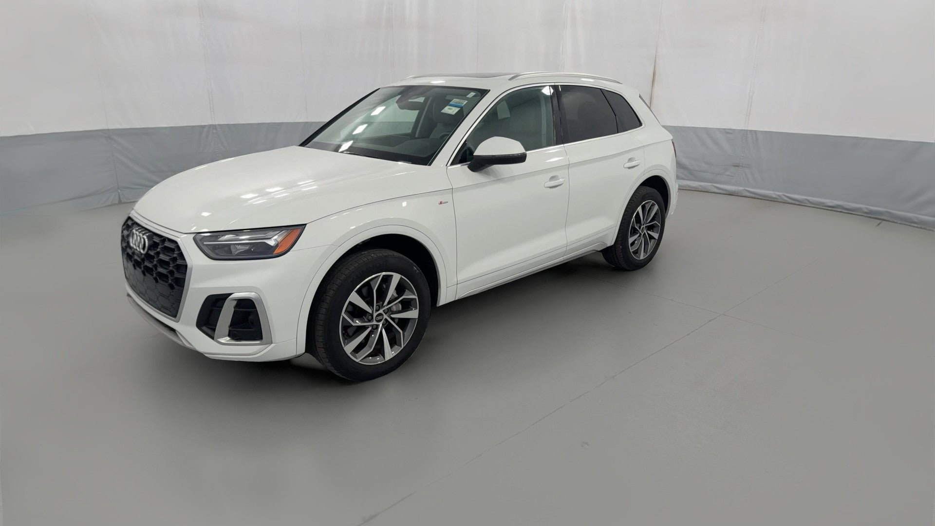 2023 Audi Q5 vehicle photo