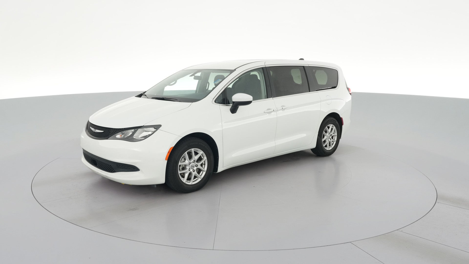 2022 Chrysler Voyager vehicle photo