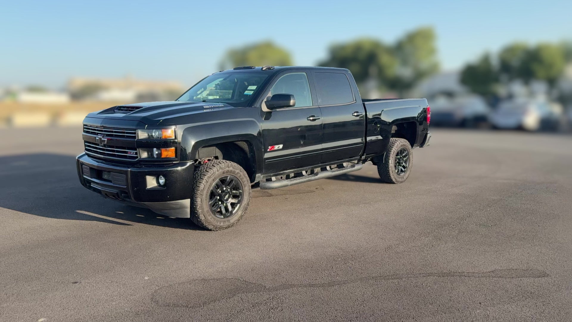 2019 Chevrolet Silverado 2500 HD Crew Cab vehicle photo