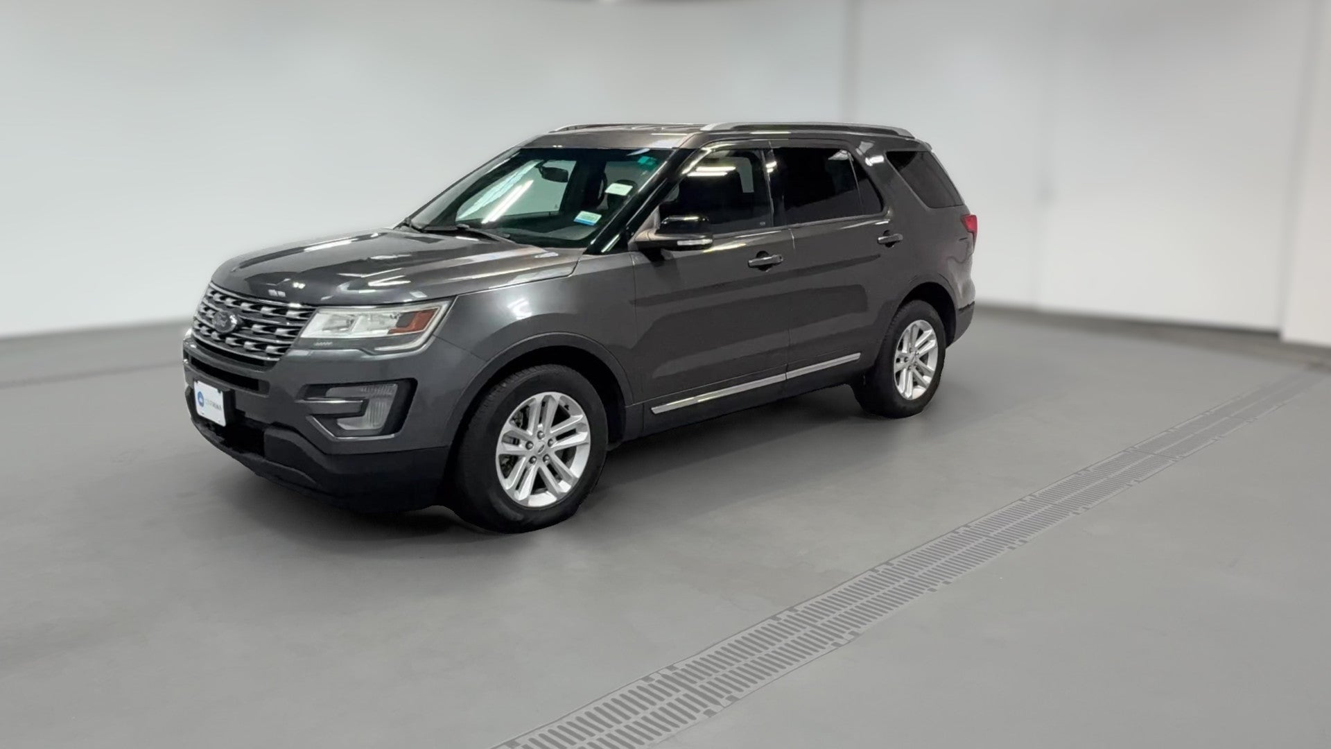 2016 Ford Explorer vehicle photo