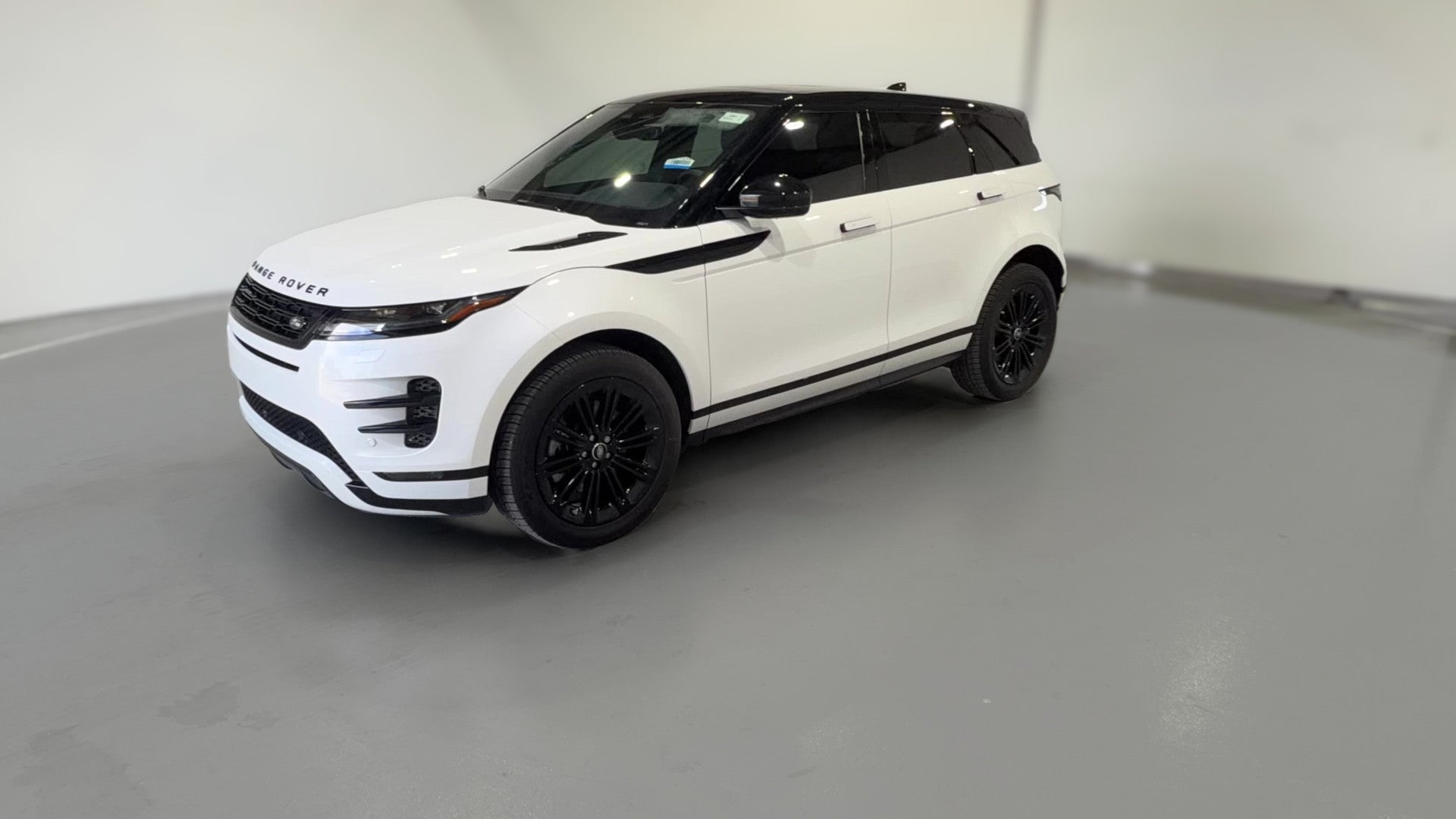 2025 Land Rover Range Rover Evoque vehicle photo