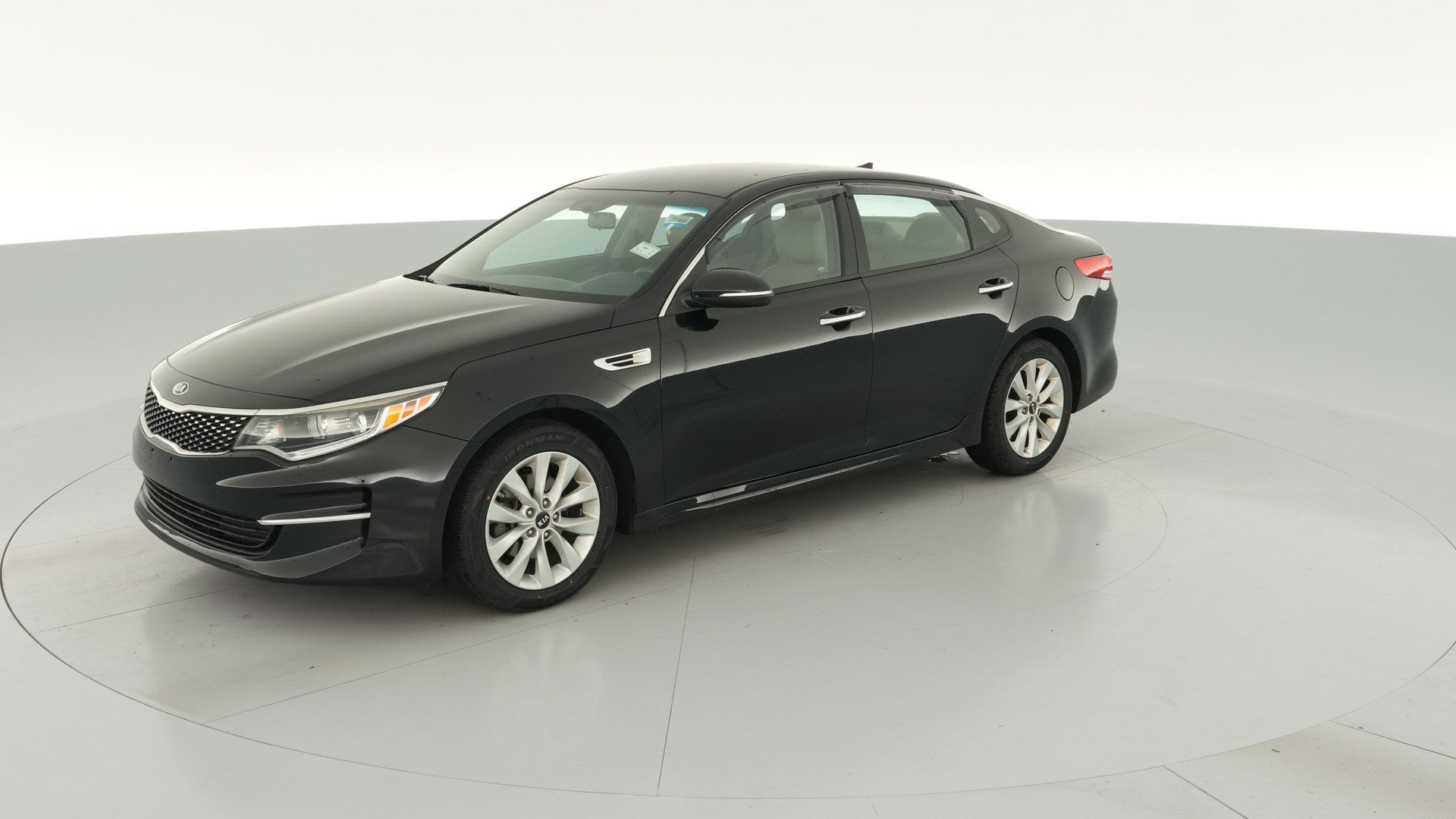 2018 Kia Optima vehicle photo