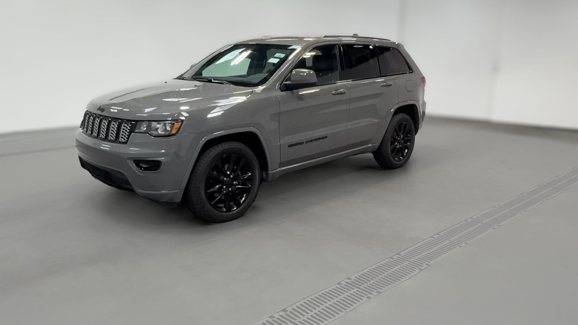 2020 Jeep Grand Cherokee vehicle photo