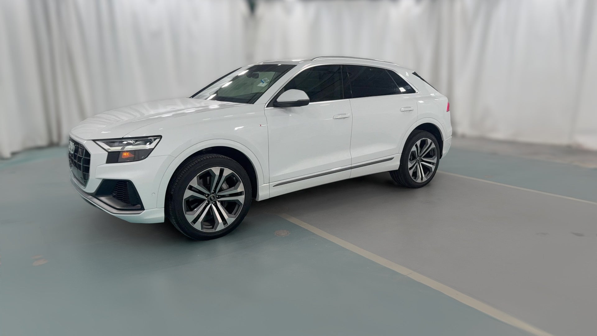2022 Audi Q8 vehicle photo