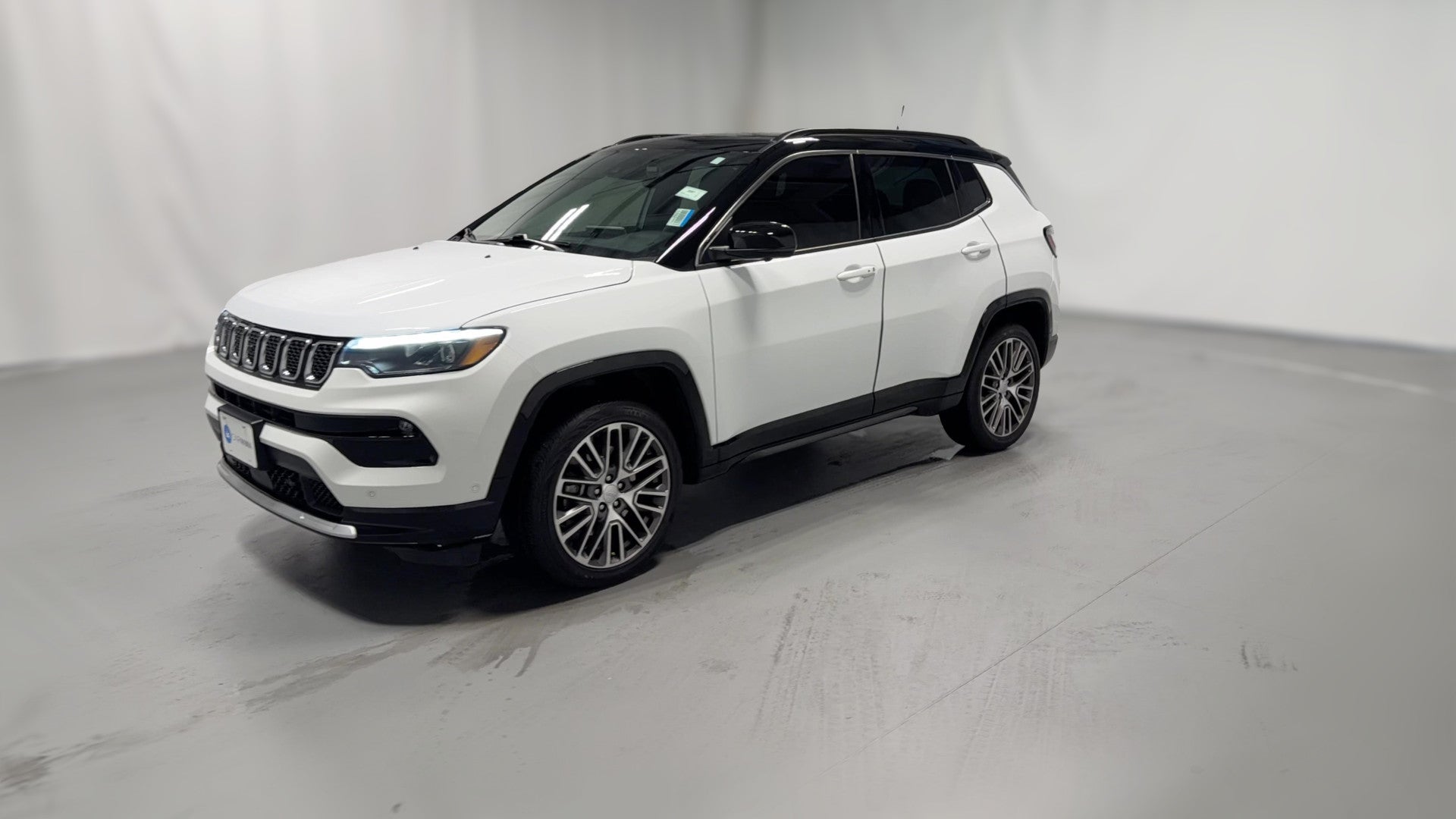 2024 Jeep Compass vehicle photo