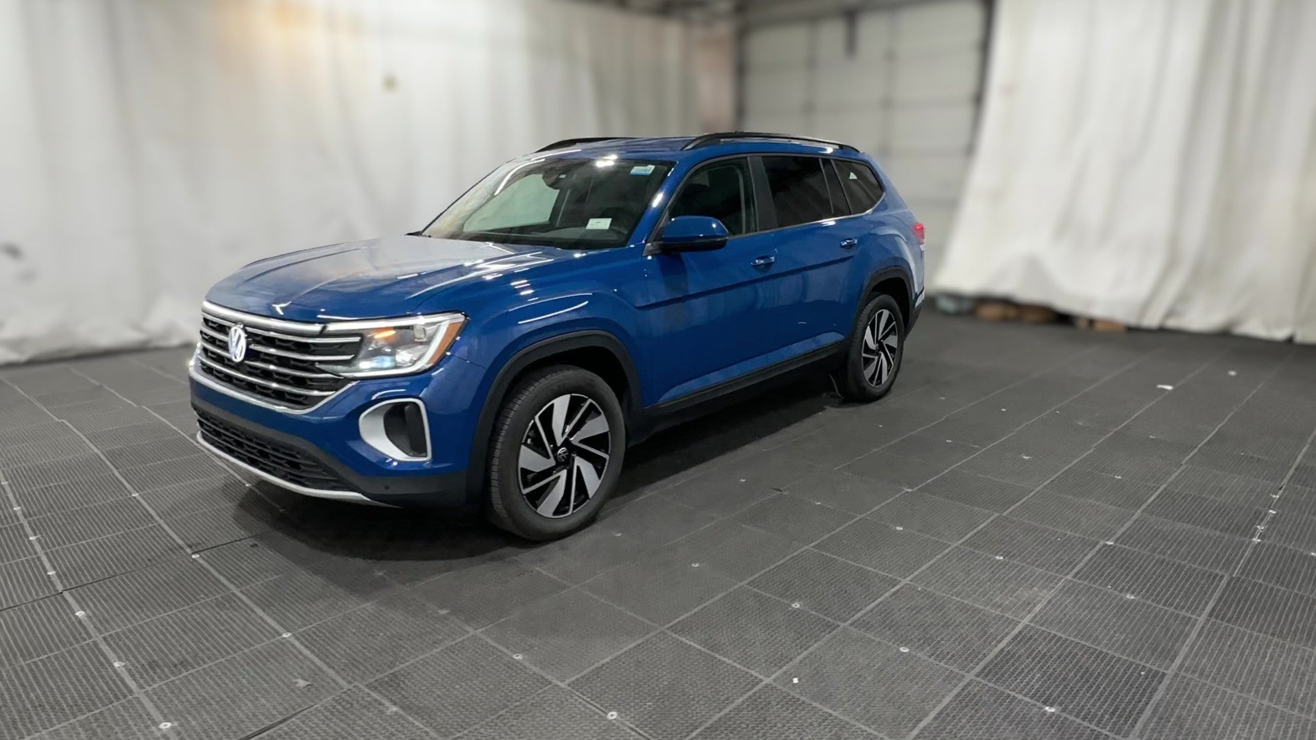 2026 Volkswagen Atlas vehicle photo