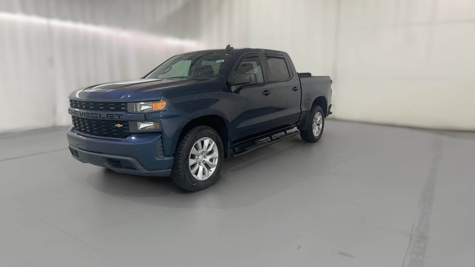 2020 Chevrolet Silverado 1500 Crew Cab vehicle photo