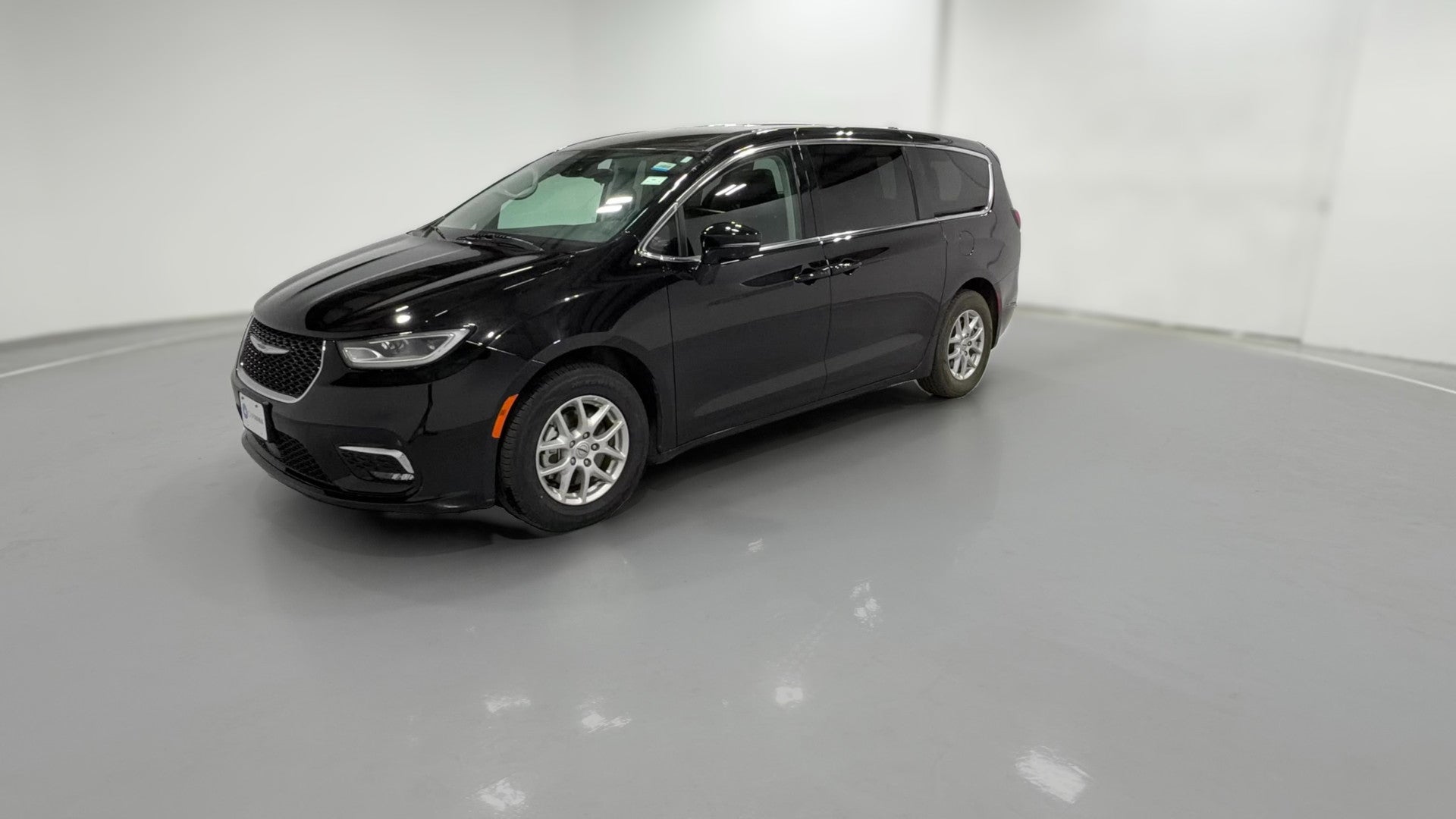 2024 Chrysler Pacifica vehicle photo