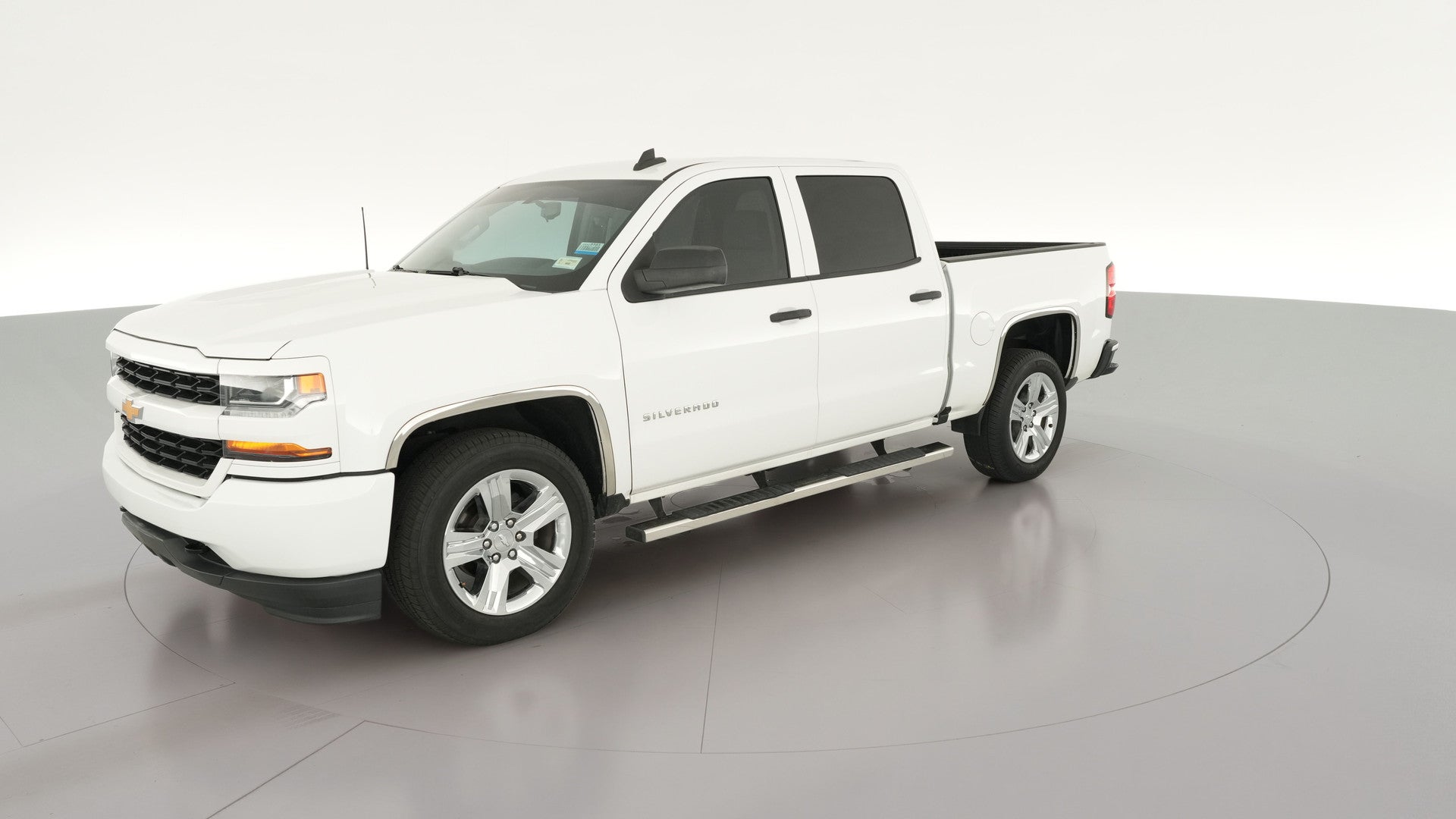 2018 Chevrolet Silverado 1500 Crew Cab vehicle photo