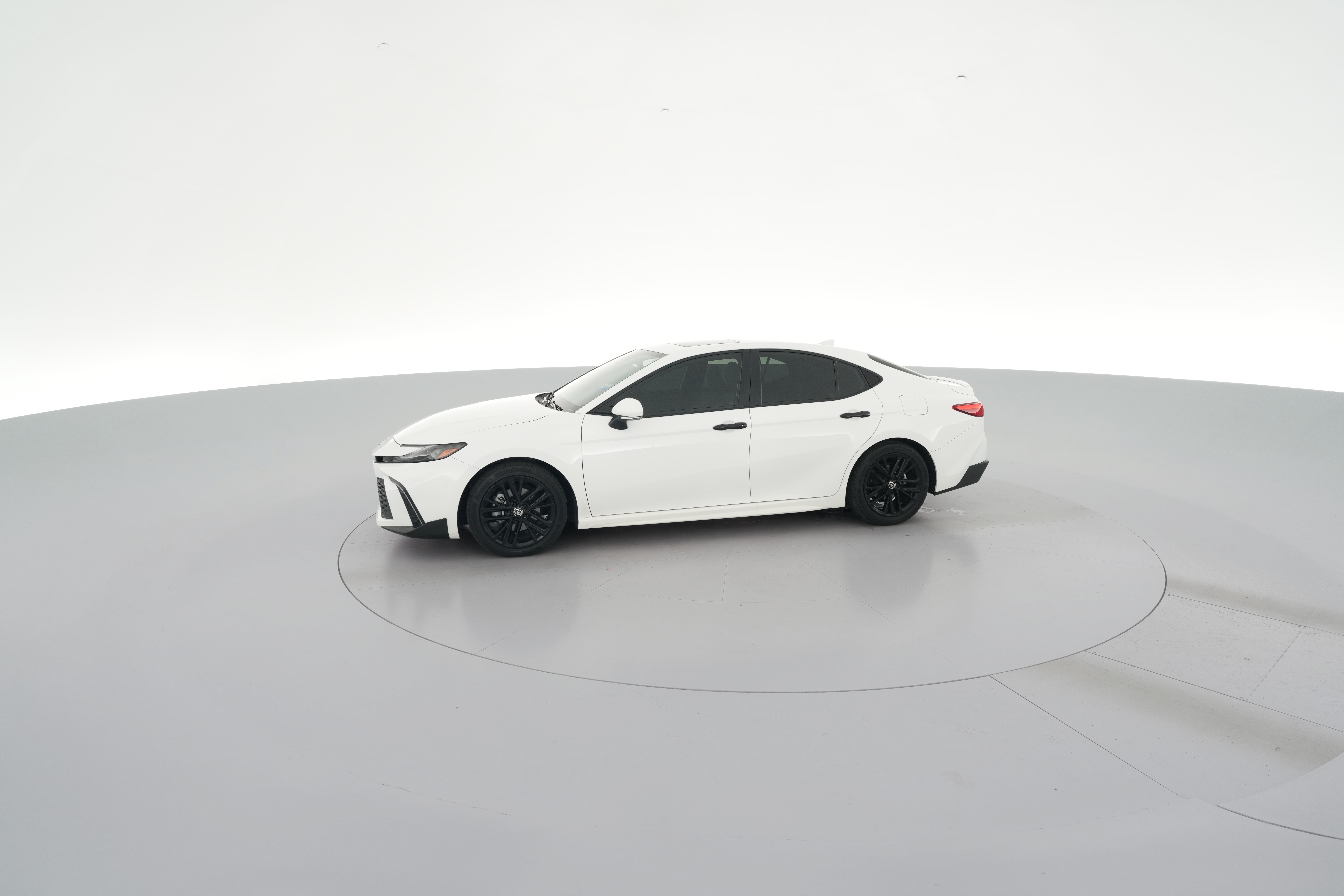 2025 Toyota Camry SE - Photo 24
