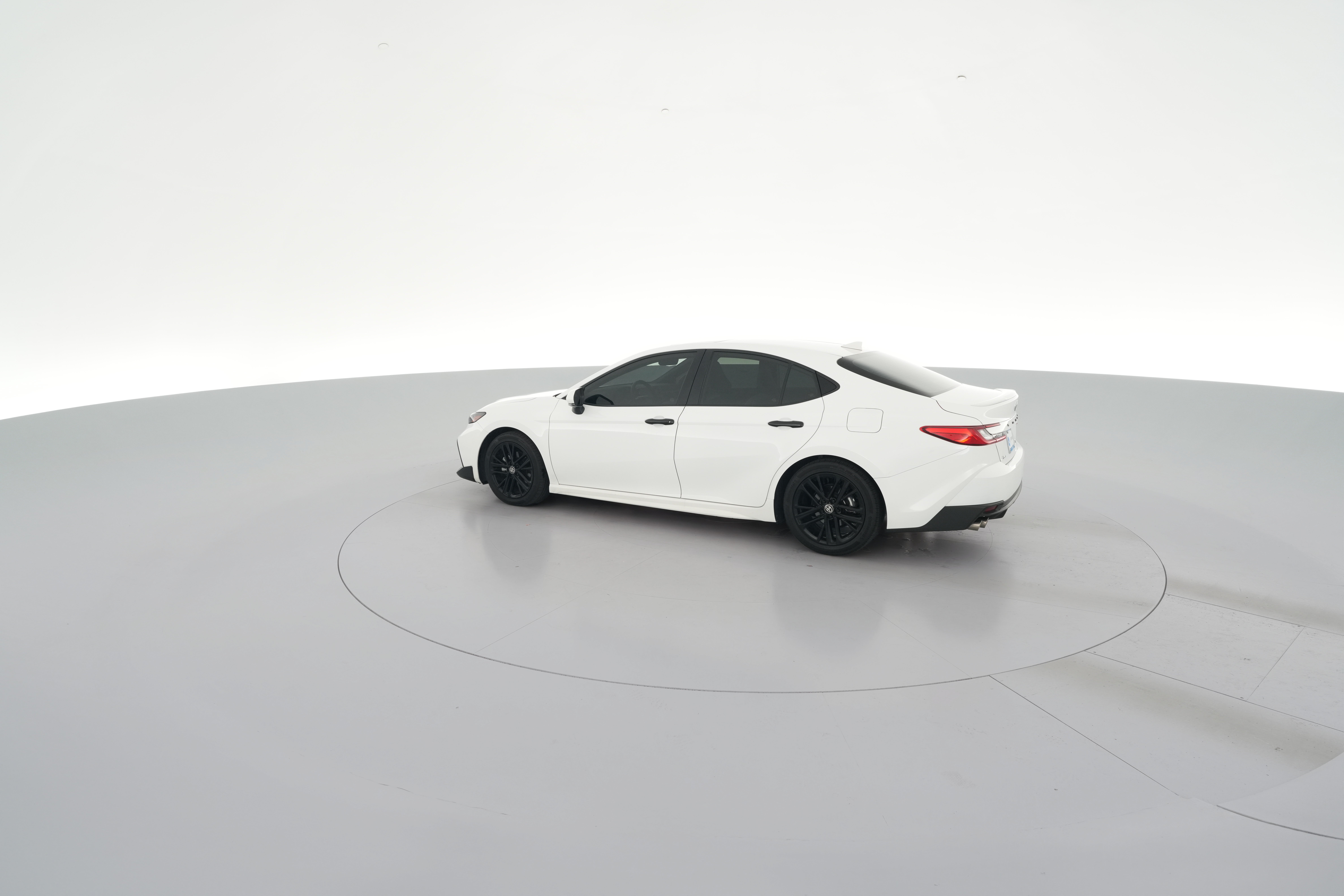 2025 Toyota Camry SE - Photo 26