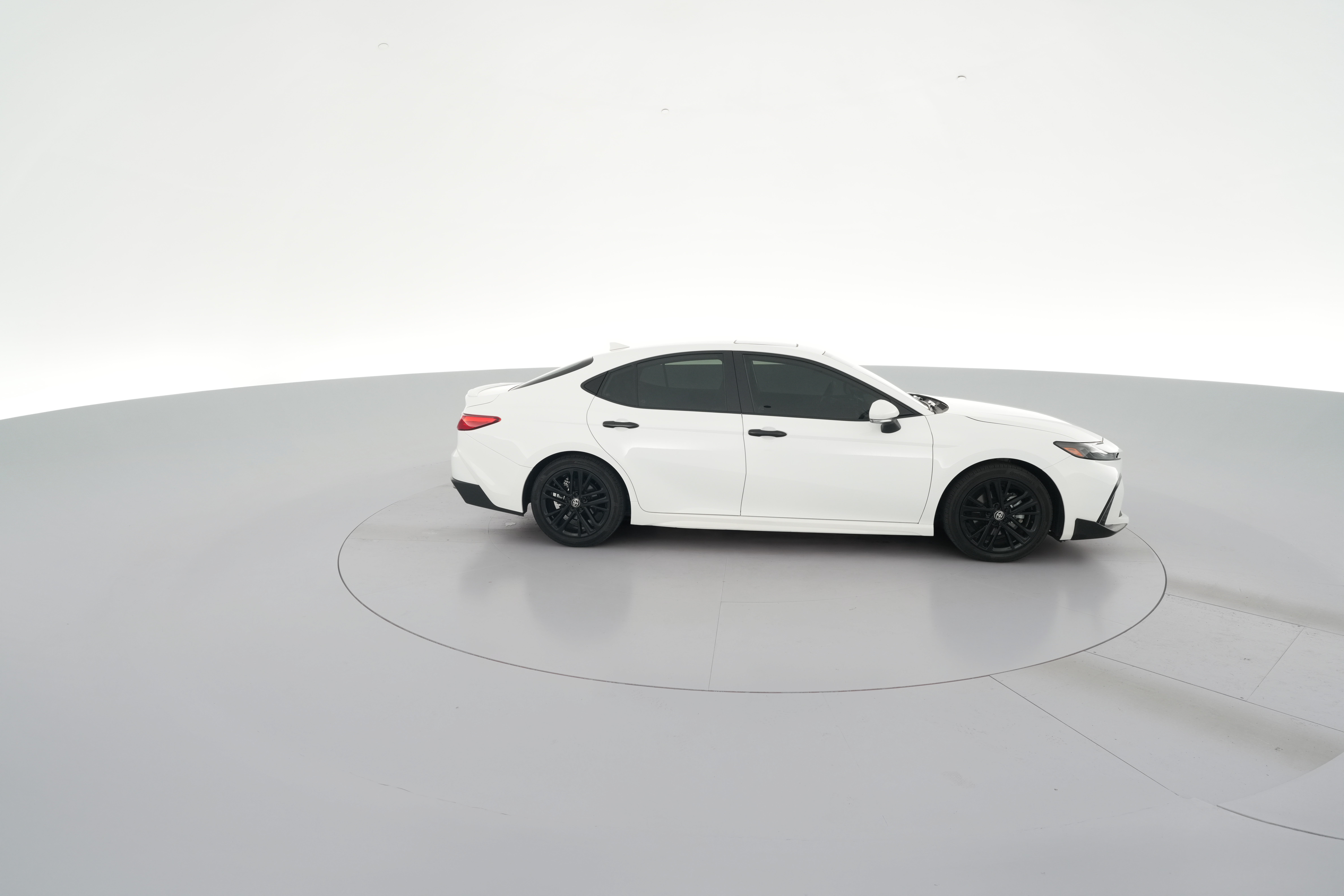 2025 Toyota Camry SE - Photo 33