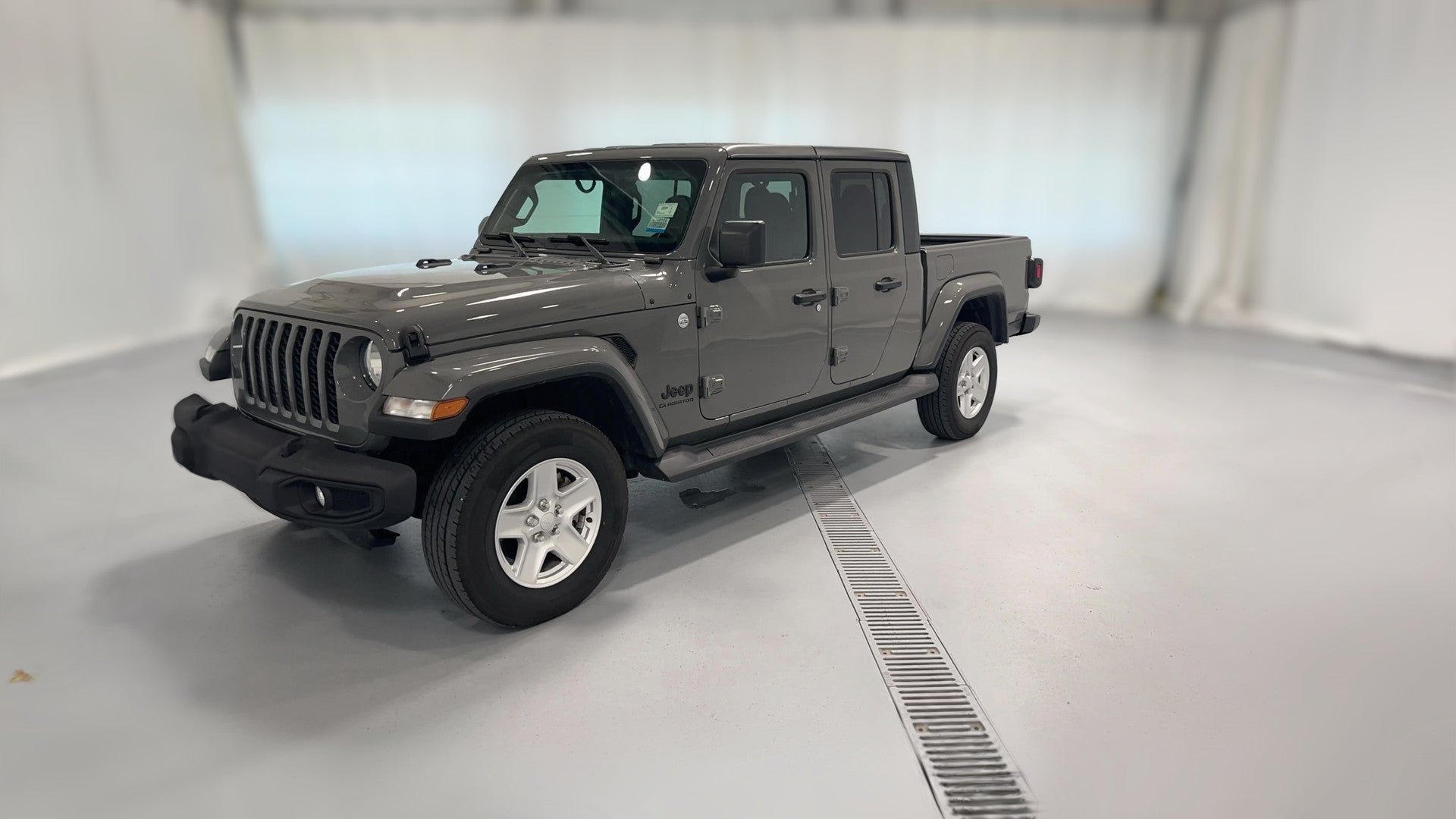 2021 Jeep Gladiator vehicle photo