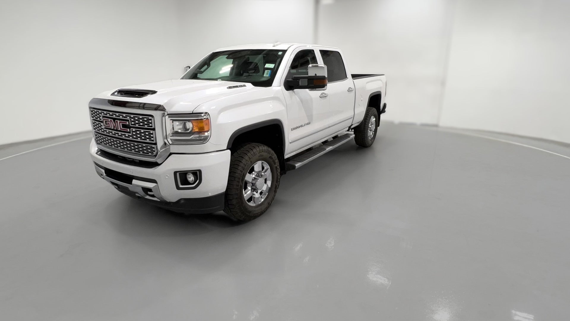 2019 GMC Sierra 3500 HD Crew Cab vehicle photo