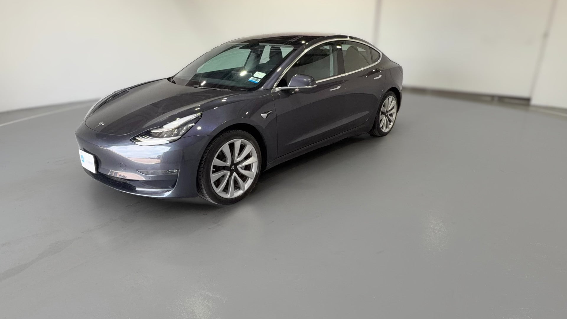 2018 Tesla Model 3 vehicle photo