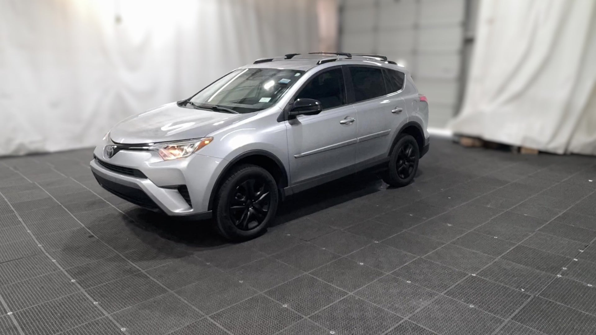 2018 Toyota RAV4 vehicle photo