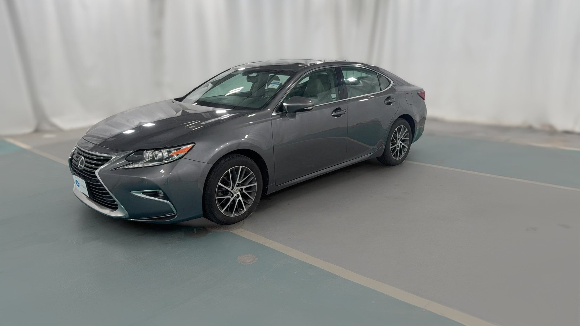 2016 Lexus ES vehicle photo