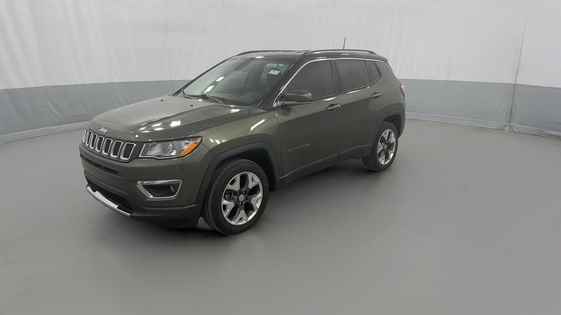 2018 Jeep Compass vehicle photo