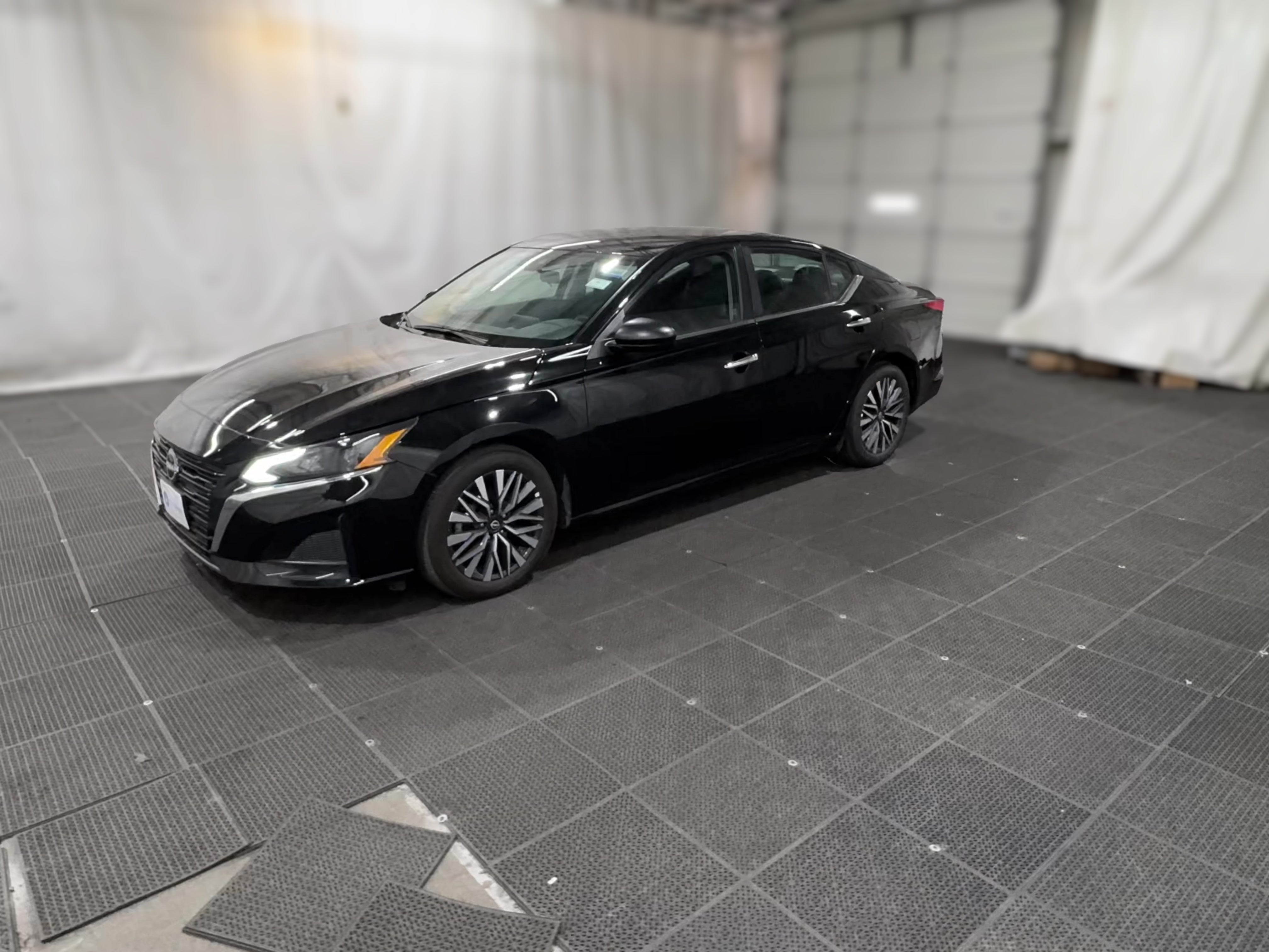 2025 Nissan Altima SV - Photo 23