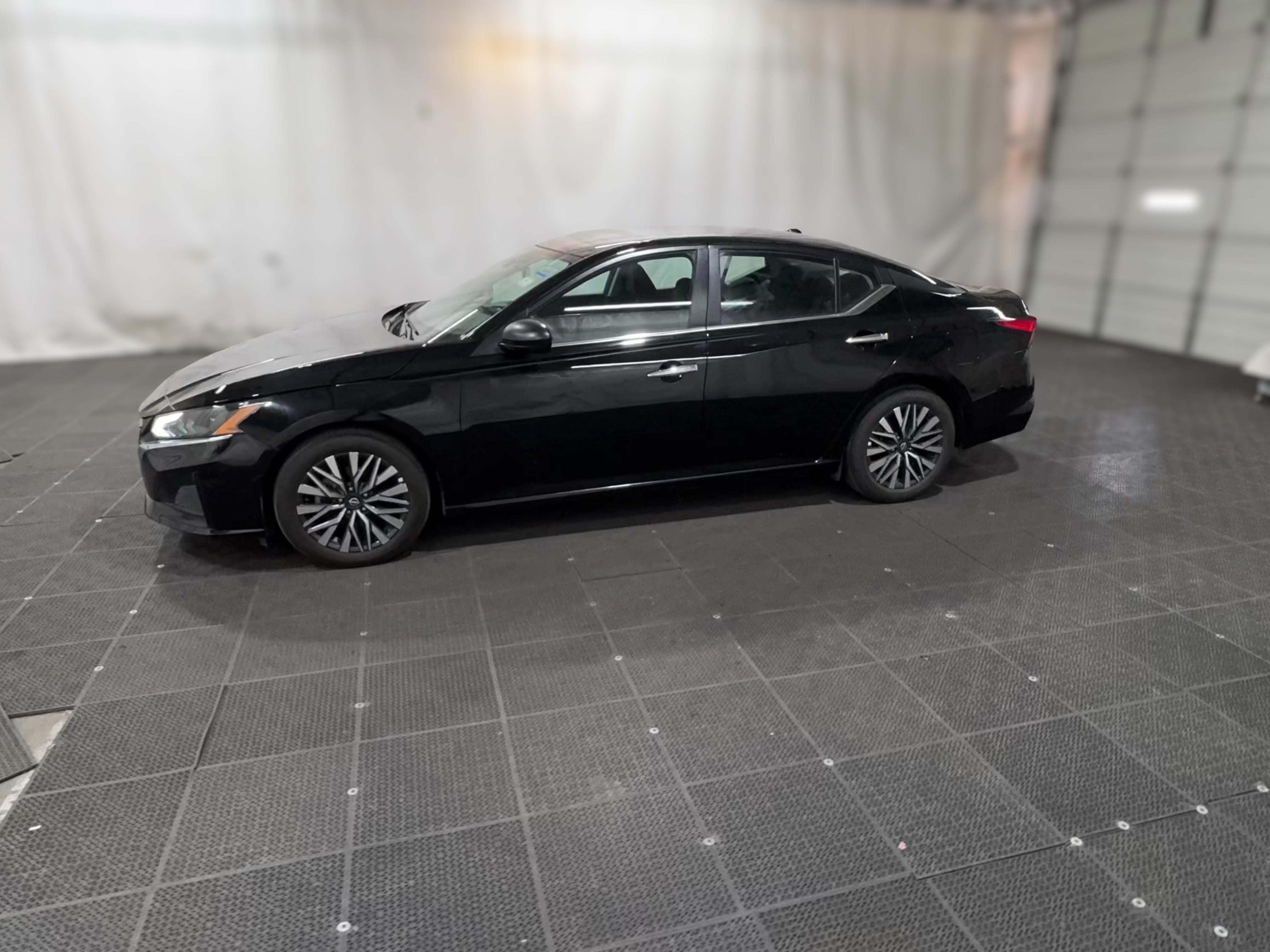 2025 Nissan Altima SV - Photo 24
