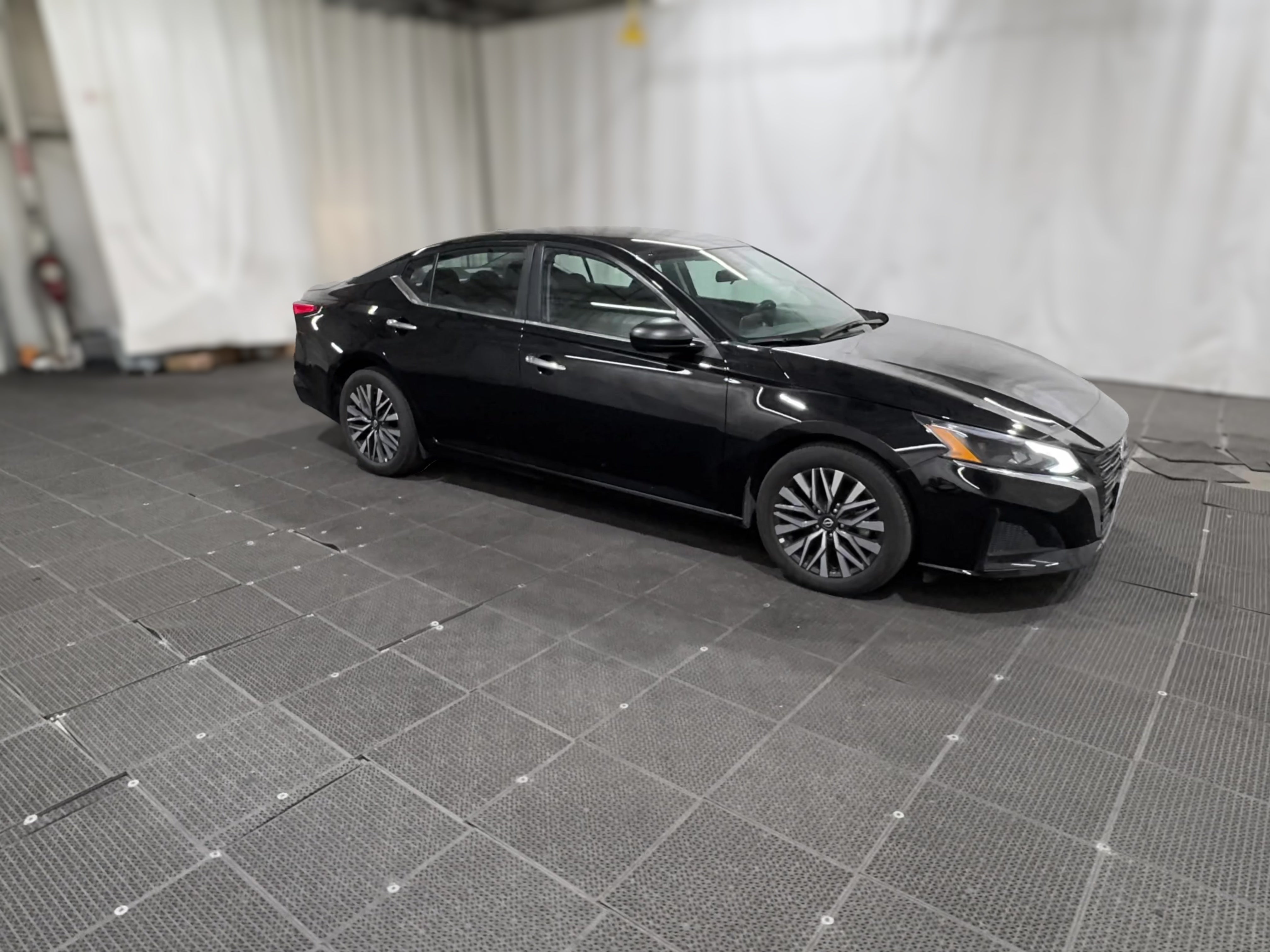 2025 Nissan Altima SV - Photo 34