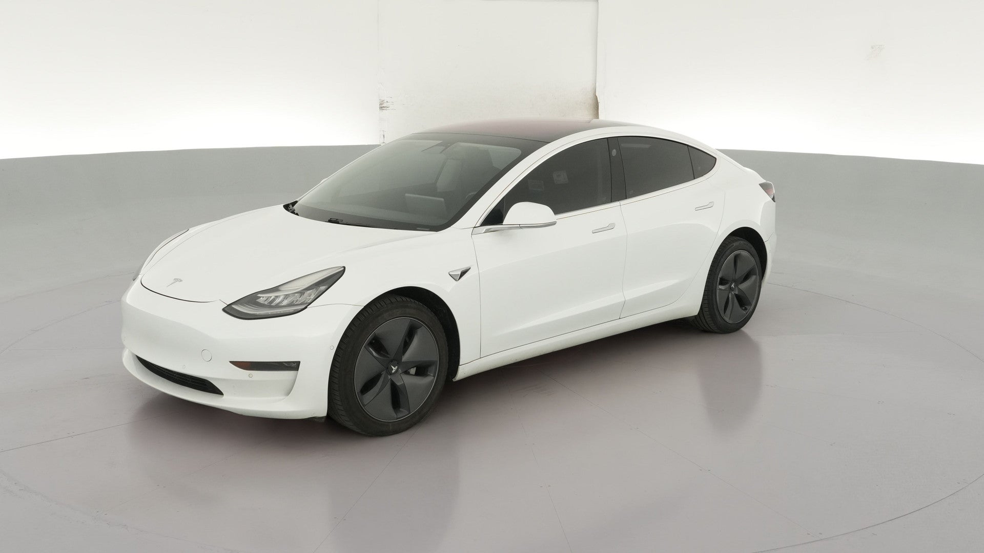 2018 Tesla Model 3 vehicle photo