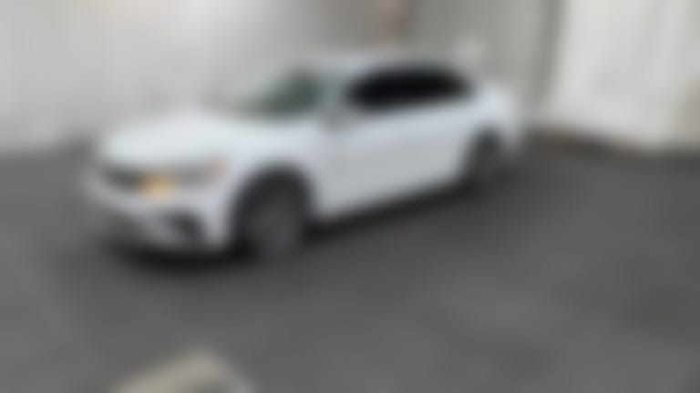 2018 Volkswagen Passat vehicle photo