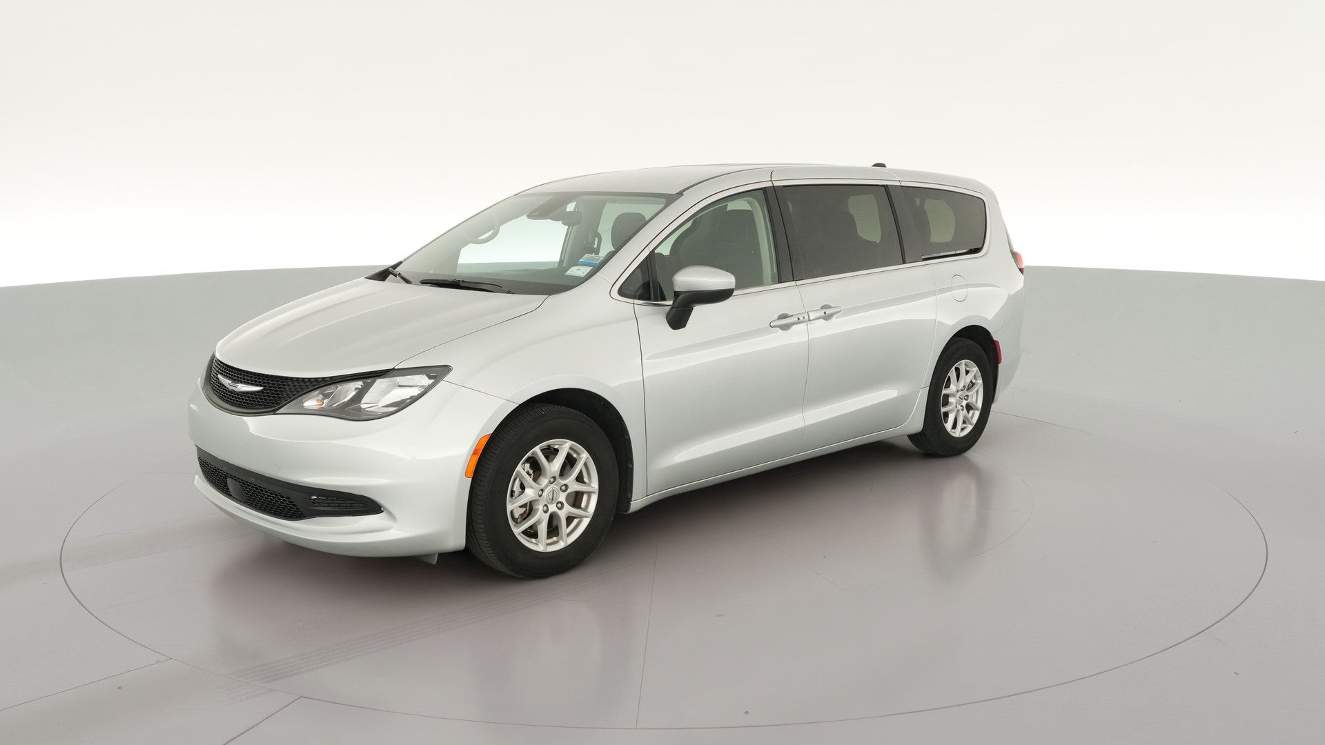 2023 Chrysler Voyager vehicle photo