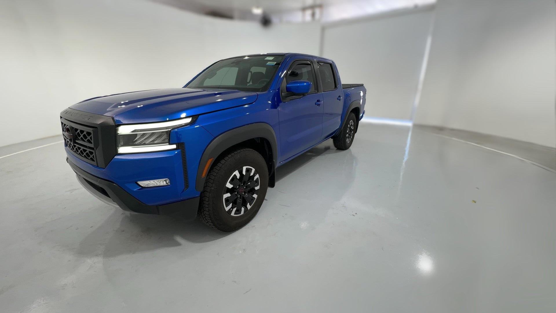 2024 Nissan Frontier Crew Cab vehicle photo