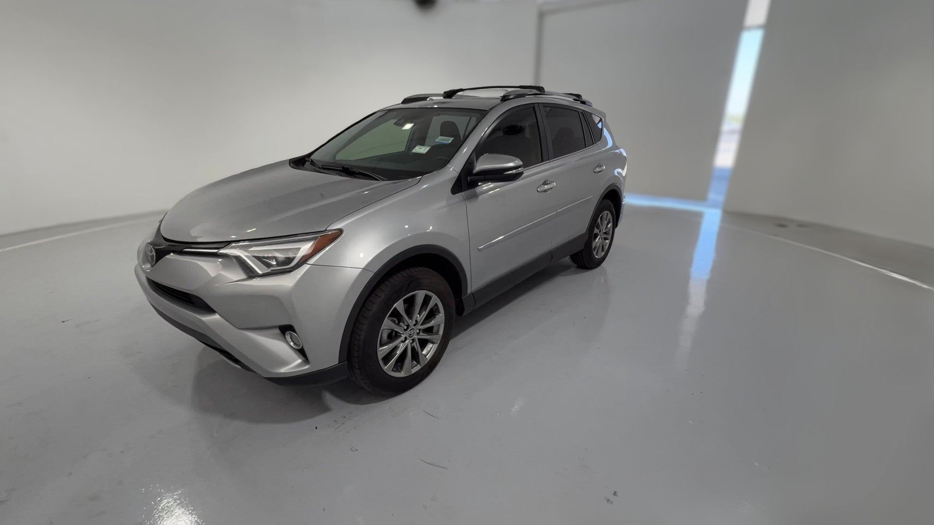 2018 Toyota RAV4 vehicle photo