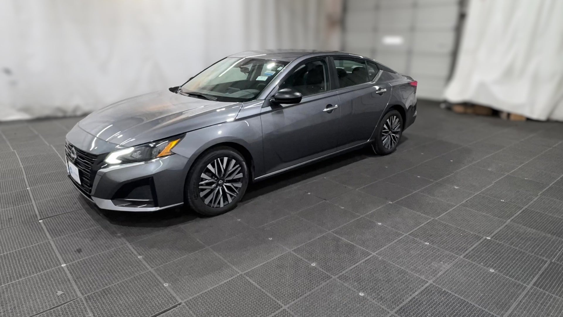 2025 Nissan Altima vehicle photo