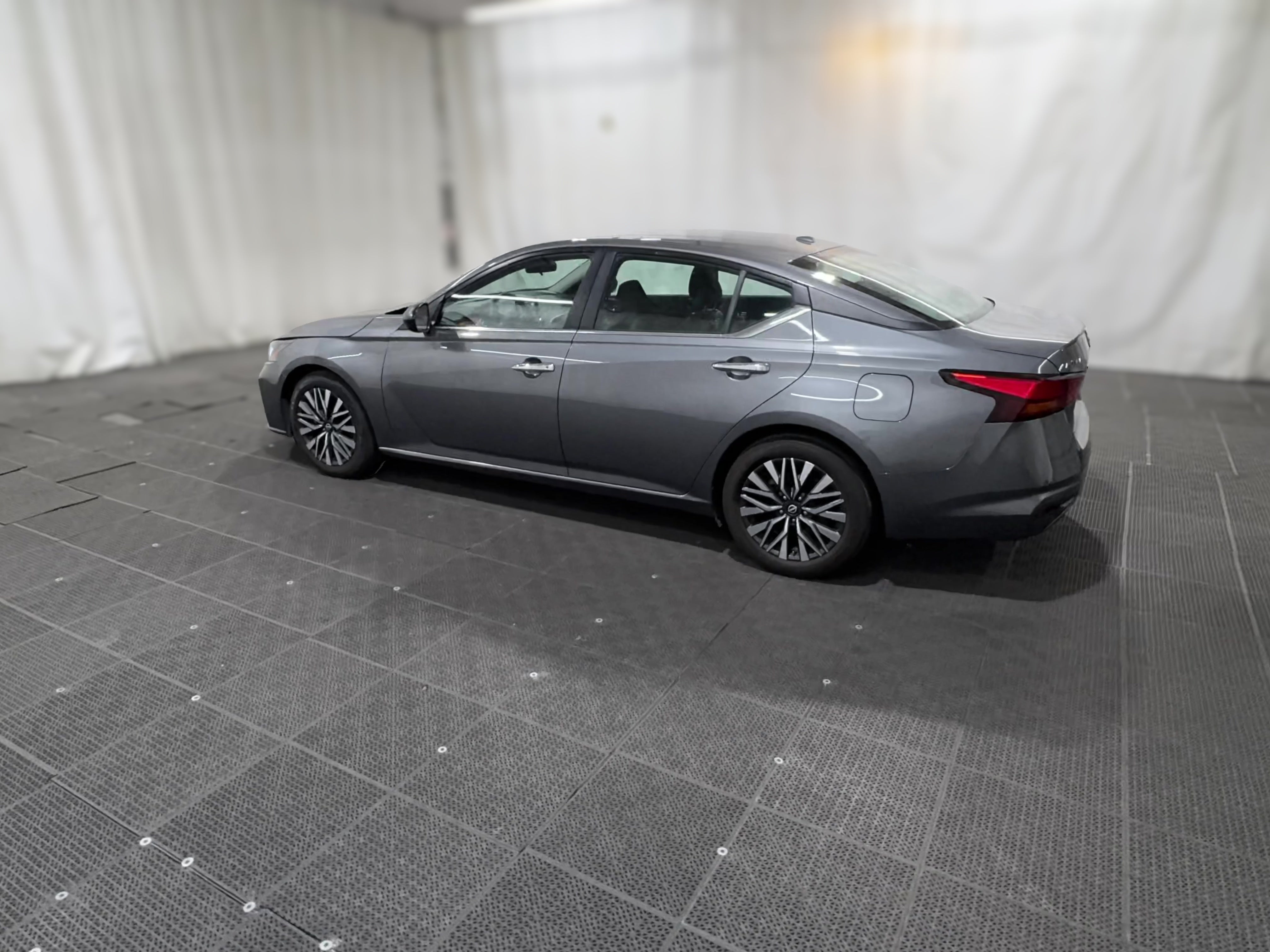 2025 Nissan Altima SV - Photo 24