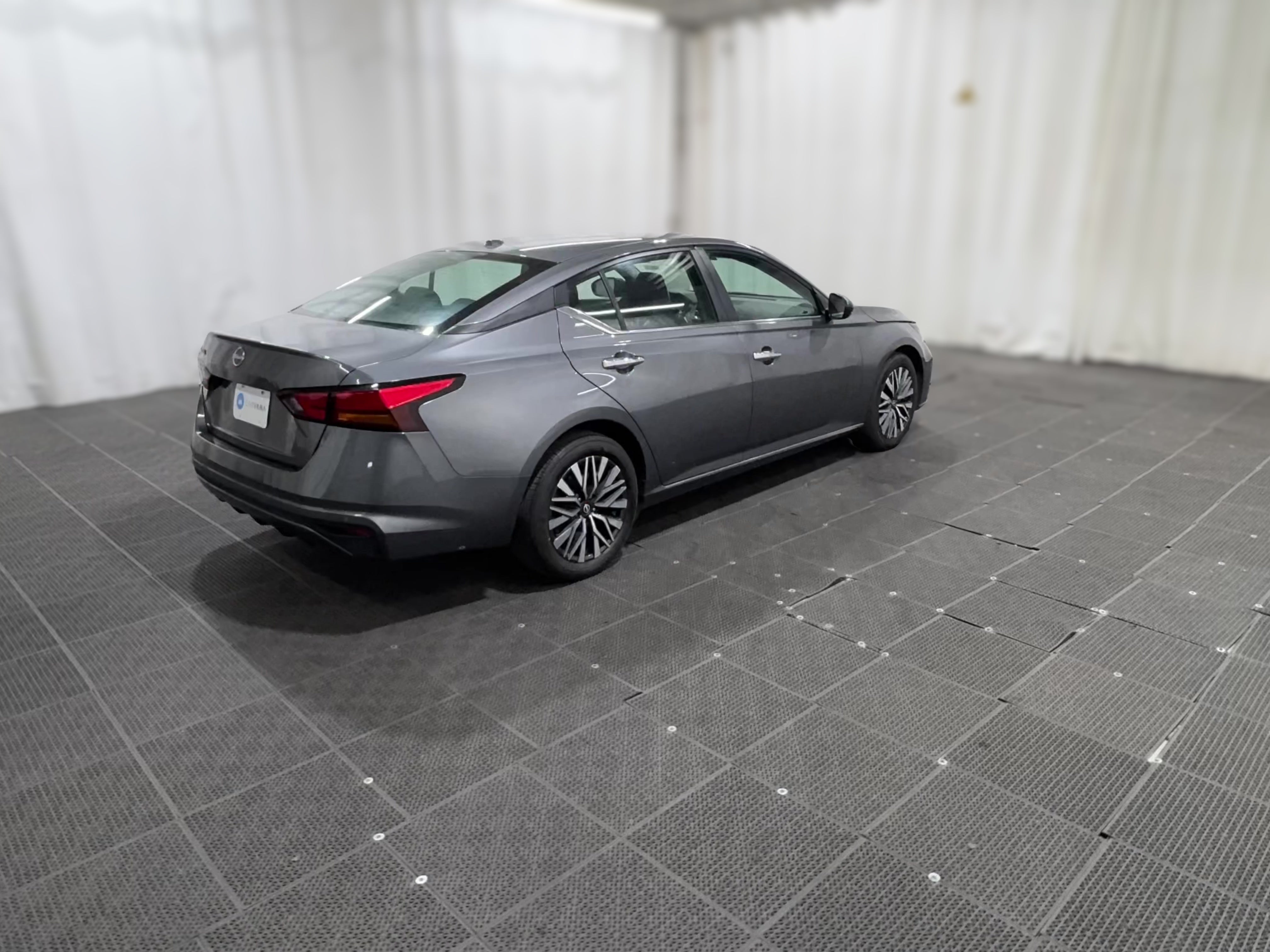 2025 Nissan Altima SV - Photo 29