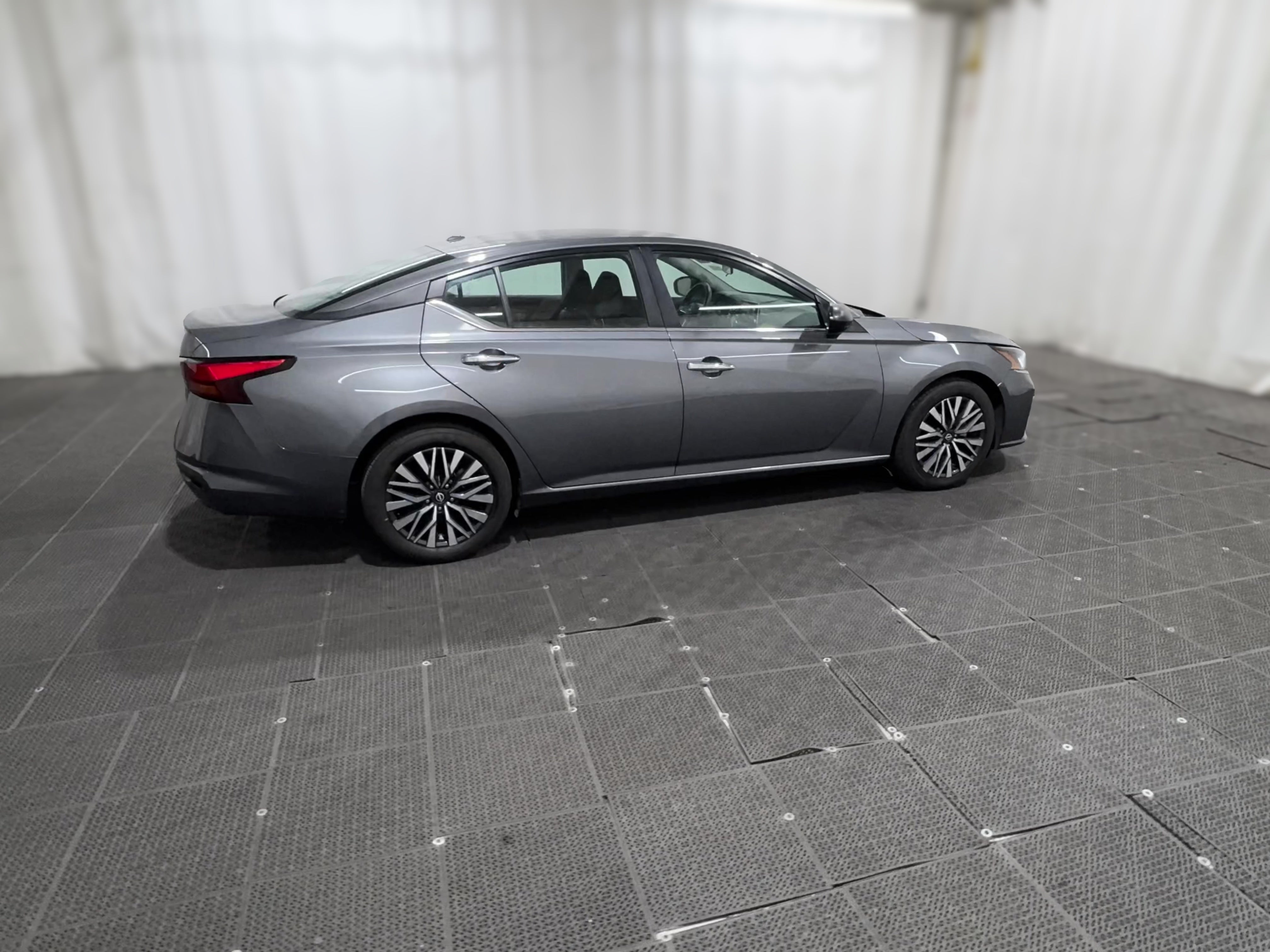 2025 Nissan Altima SV - Photo 30