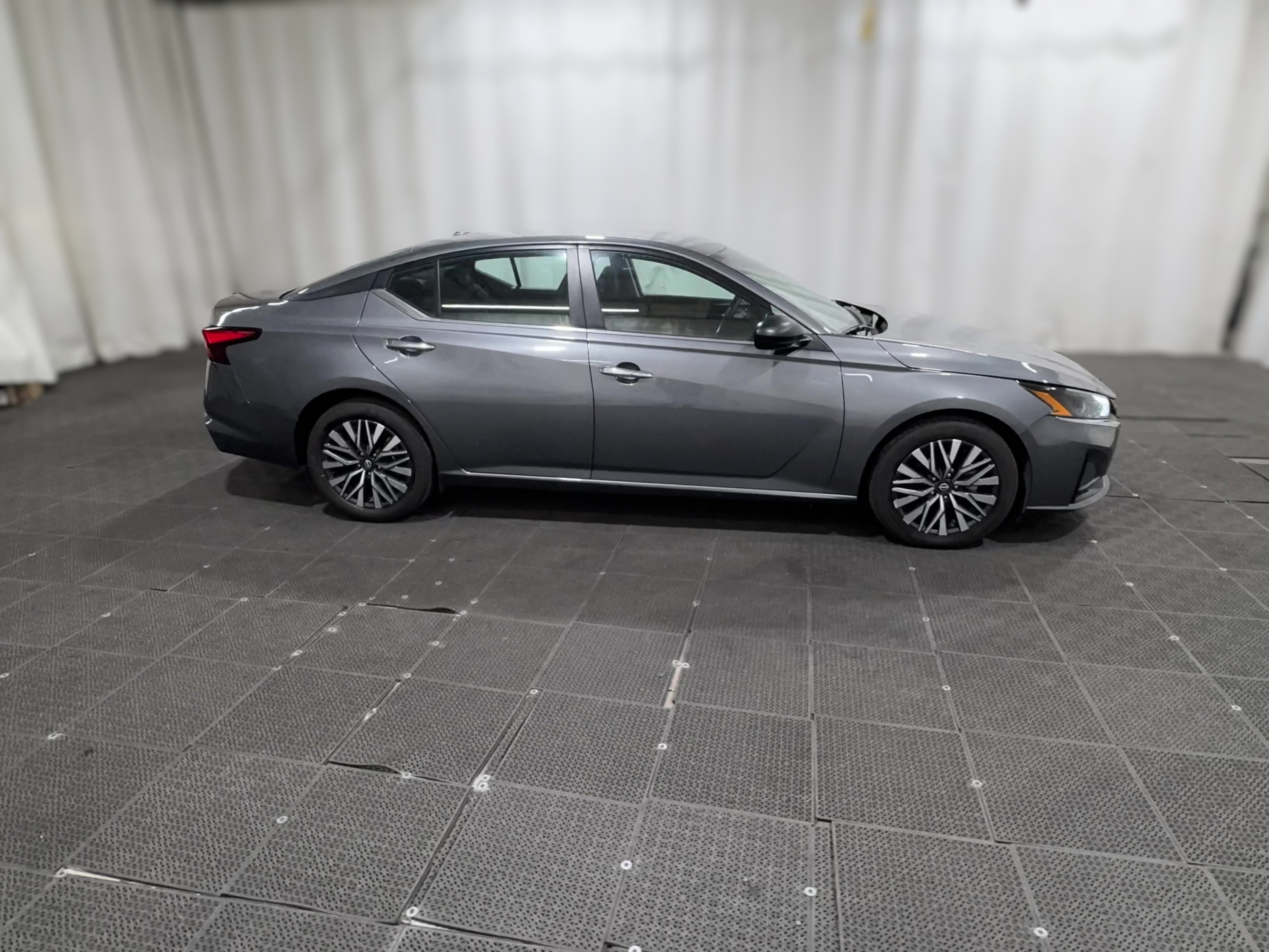 2025 Nissan Altima SV - Photo 31
